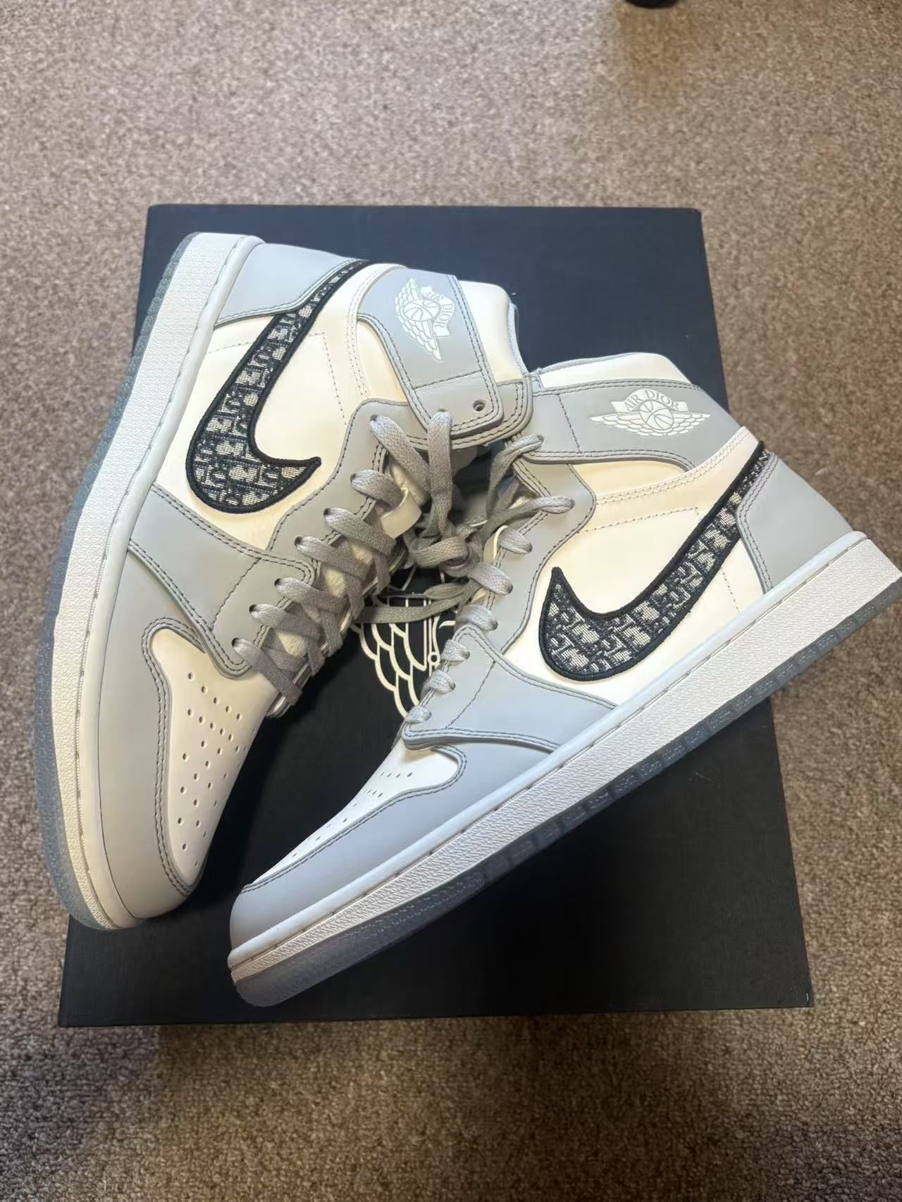 Dior × Nike Air Jordan 1 High OG "DIOR"