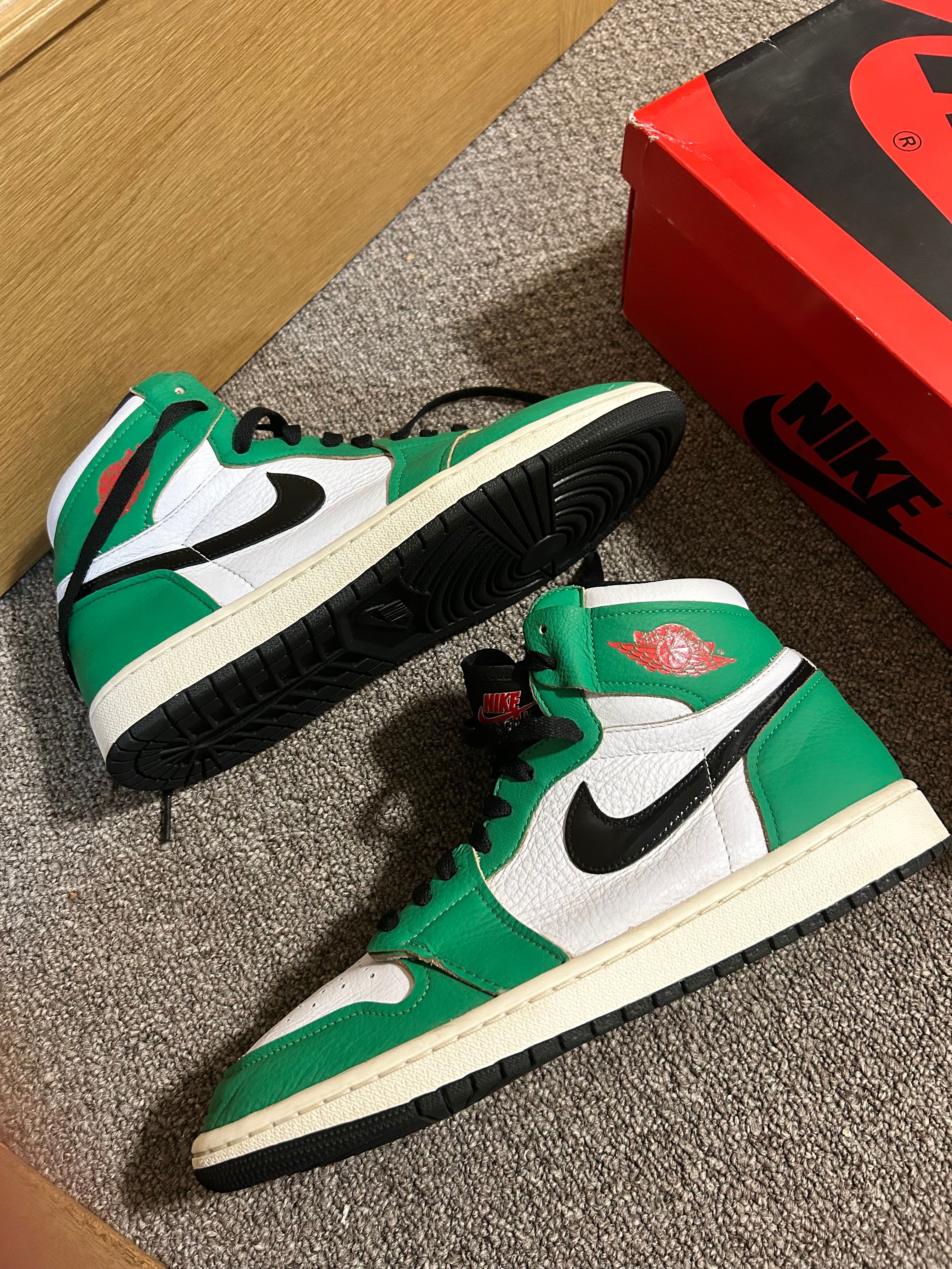 Nike Women's Air Jordan 1 High OG "Lucky Green/White-Sail-Black"