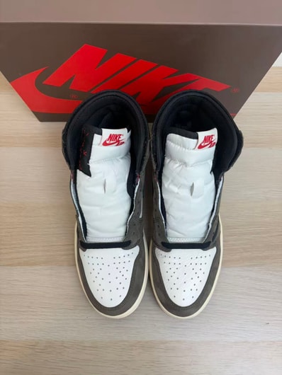 Travis Scott × Nike Air Jordan 1 Retro High OG TS SP "Sail/Dark Mocha"