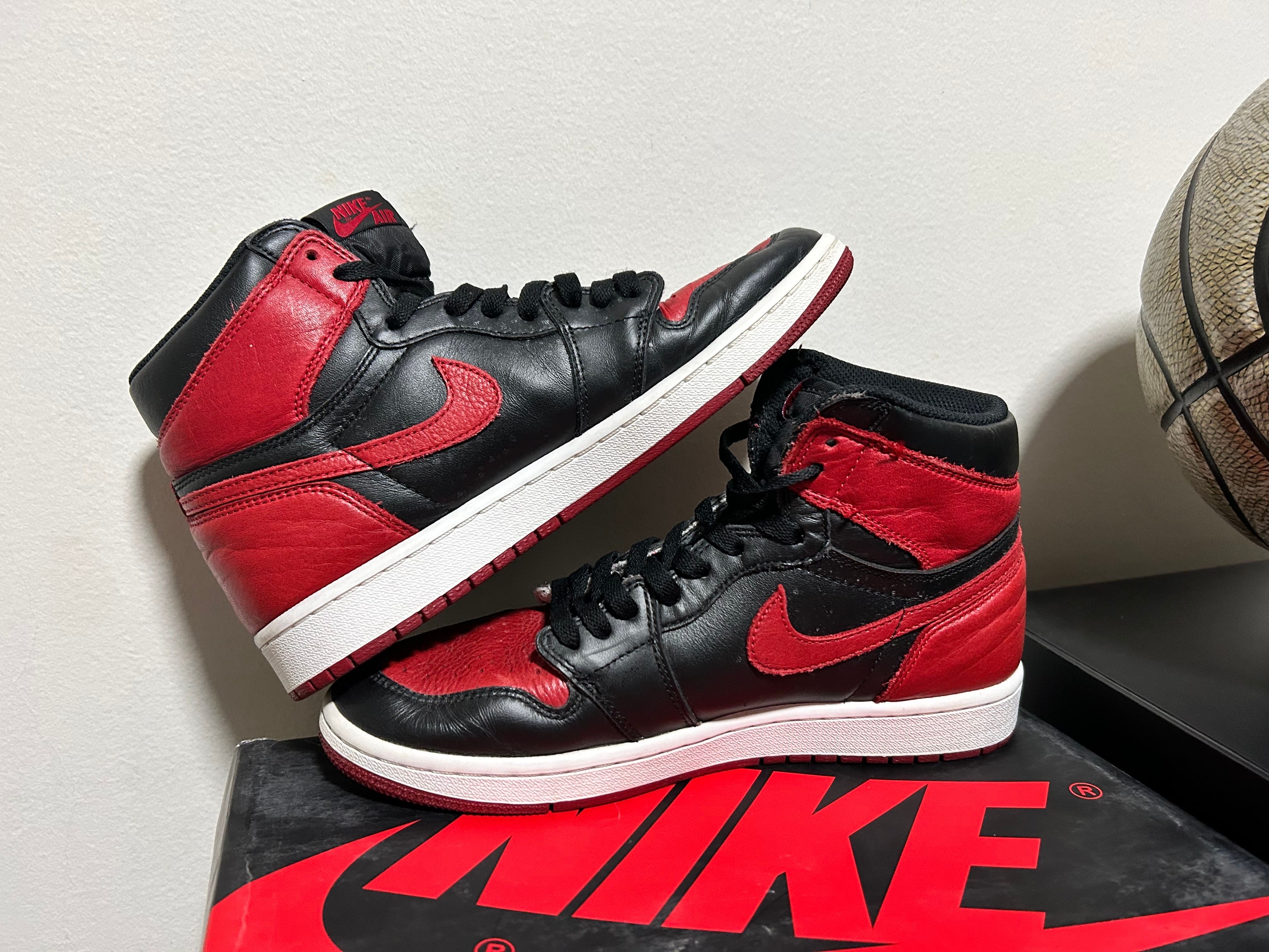 Nike Air Jordan 1 Retro High OG "Bred/Banned" (2016)
