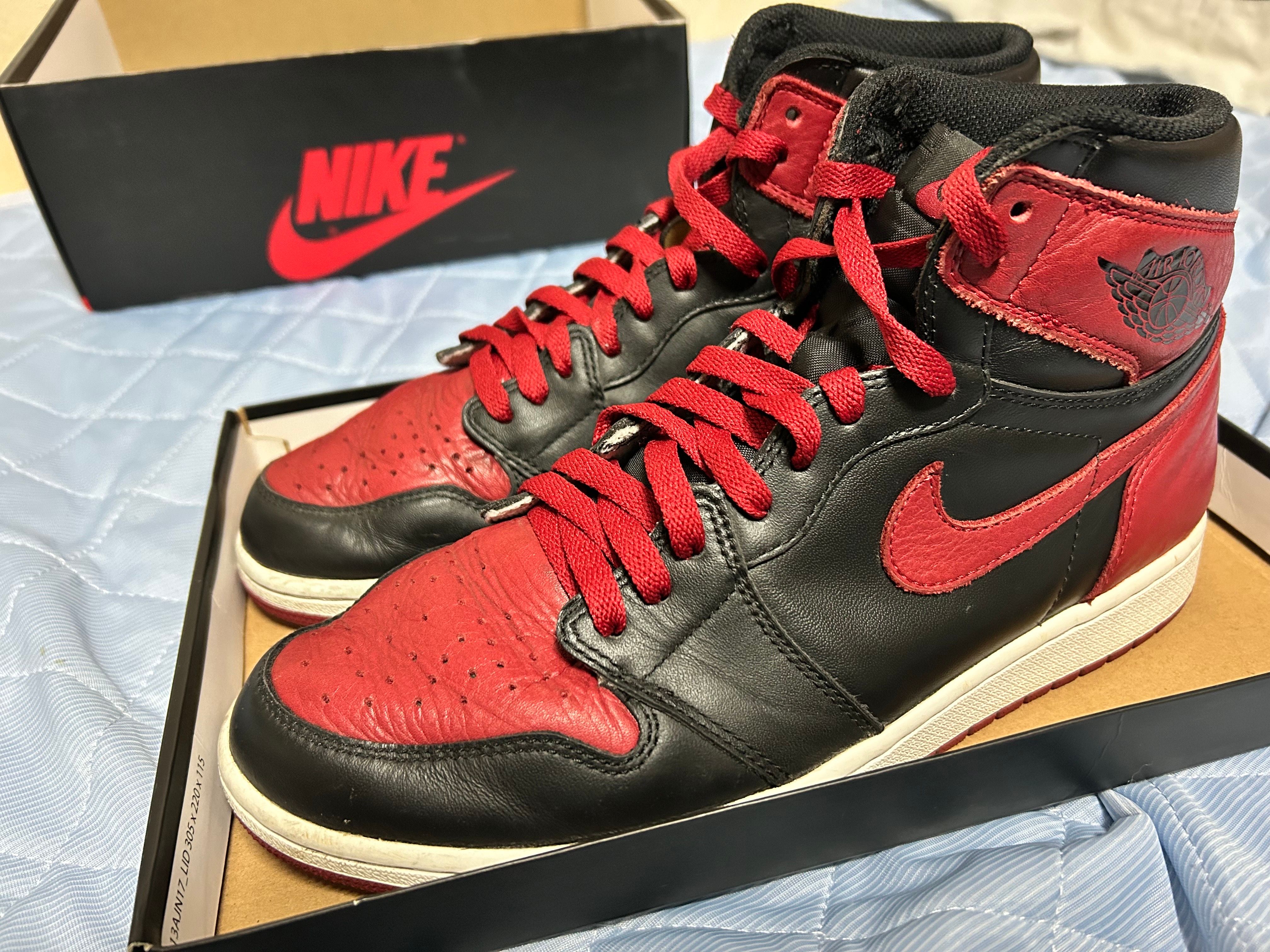 Nike Air Jordan 1 Retro High OG "Bred/Banned" (2016)