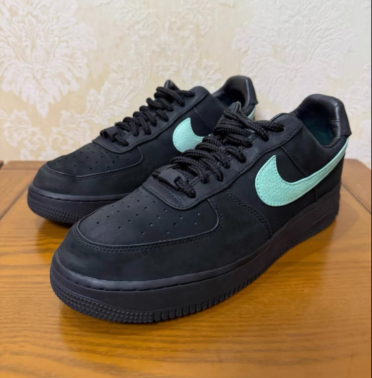 Tiffany & Co. × Nike Air Force 1 Low "1837"