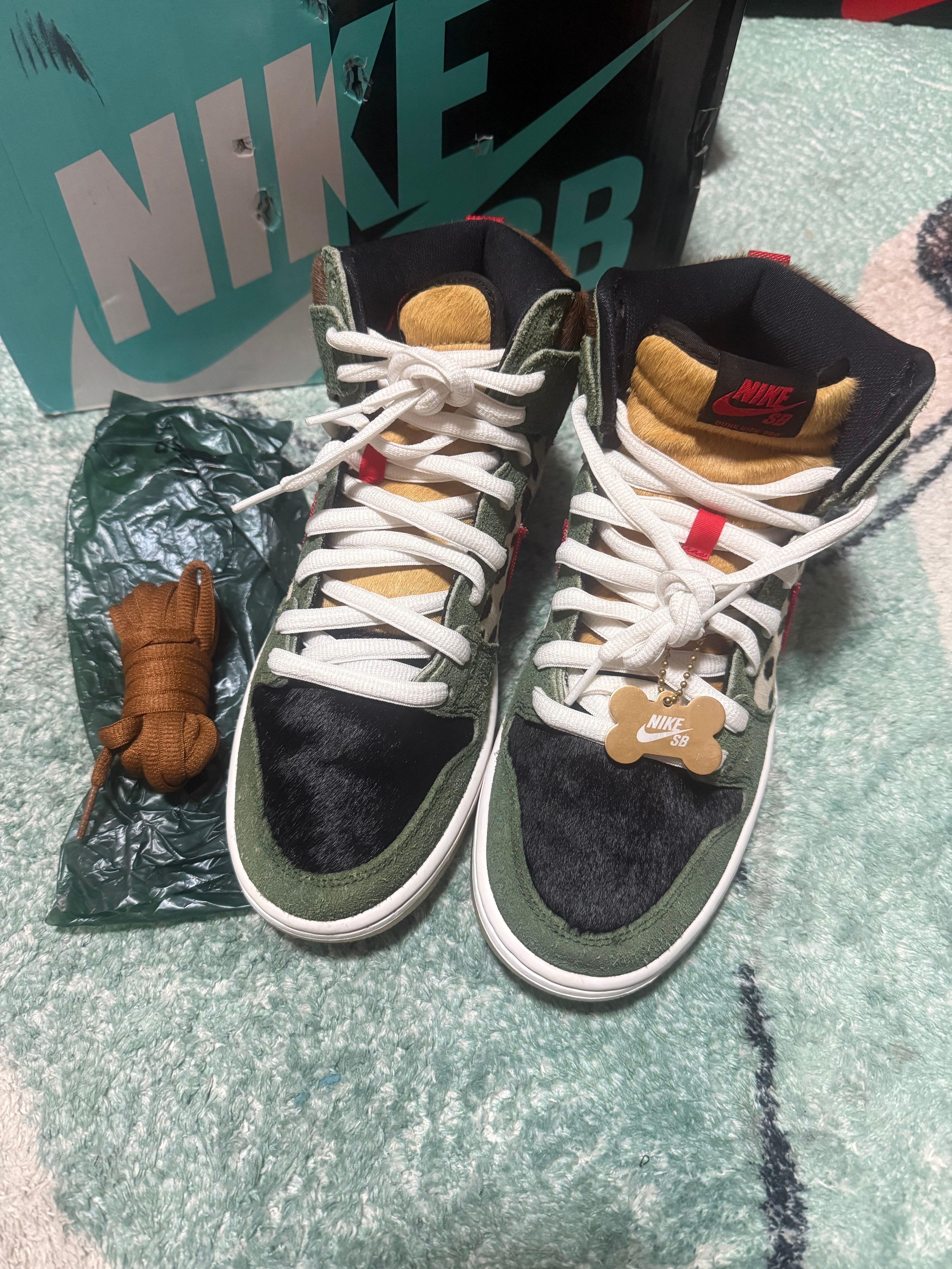 Nike SB Dunk High Pro QS "Dog Walker"