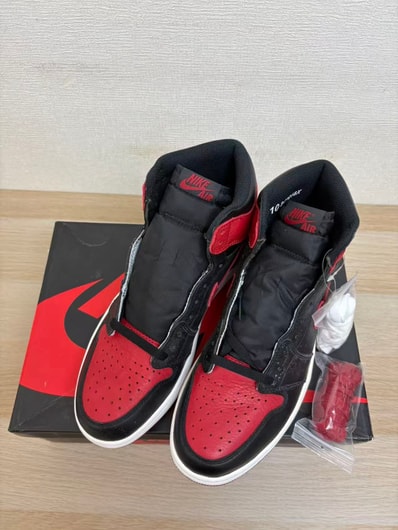 Nike Air Jordan 1 Retro High OG "Bred/Banned"