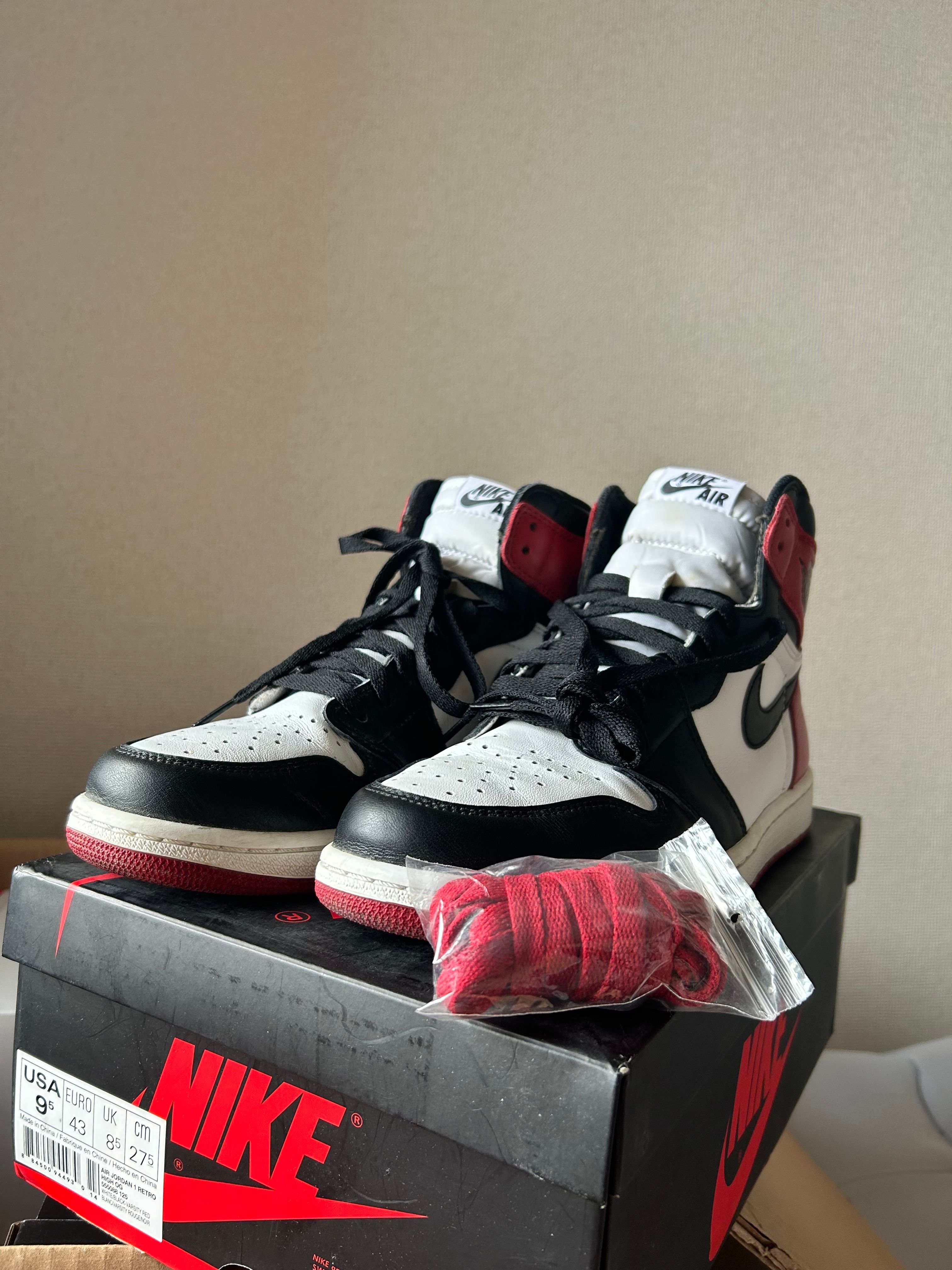 Nike Air Jordan 1 Retro High OG "Black Toe"(2016)