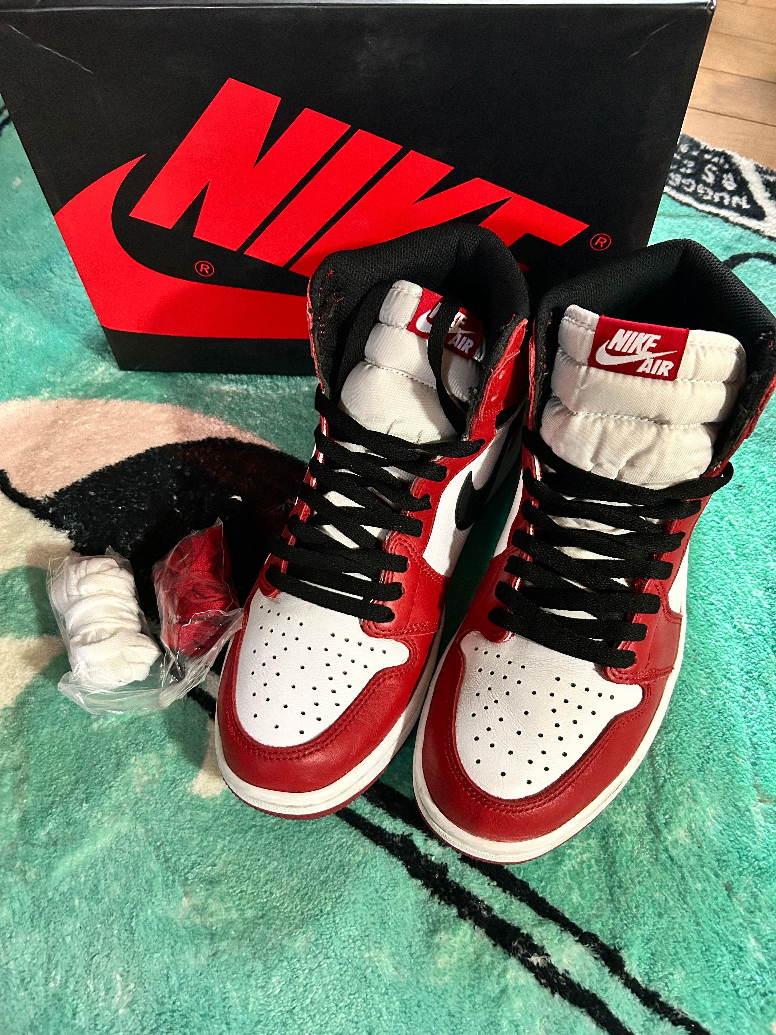Nike Air Jordan 1 Retro High "Chicago" (2015)