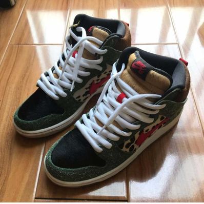 Nike SB Dunk High Pro QS "Dog Walker"