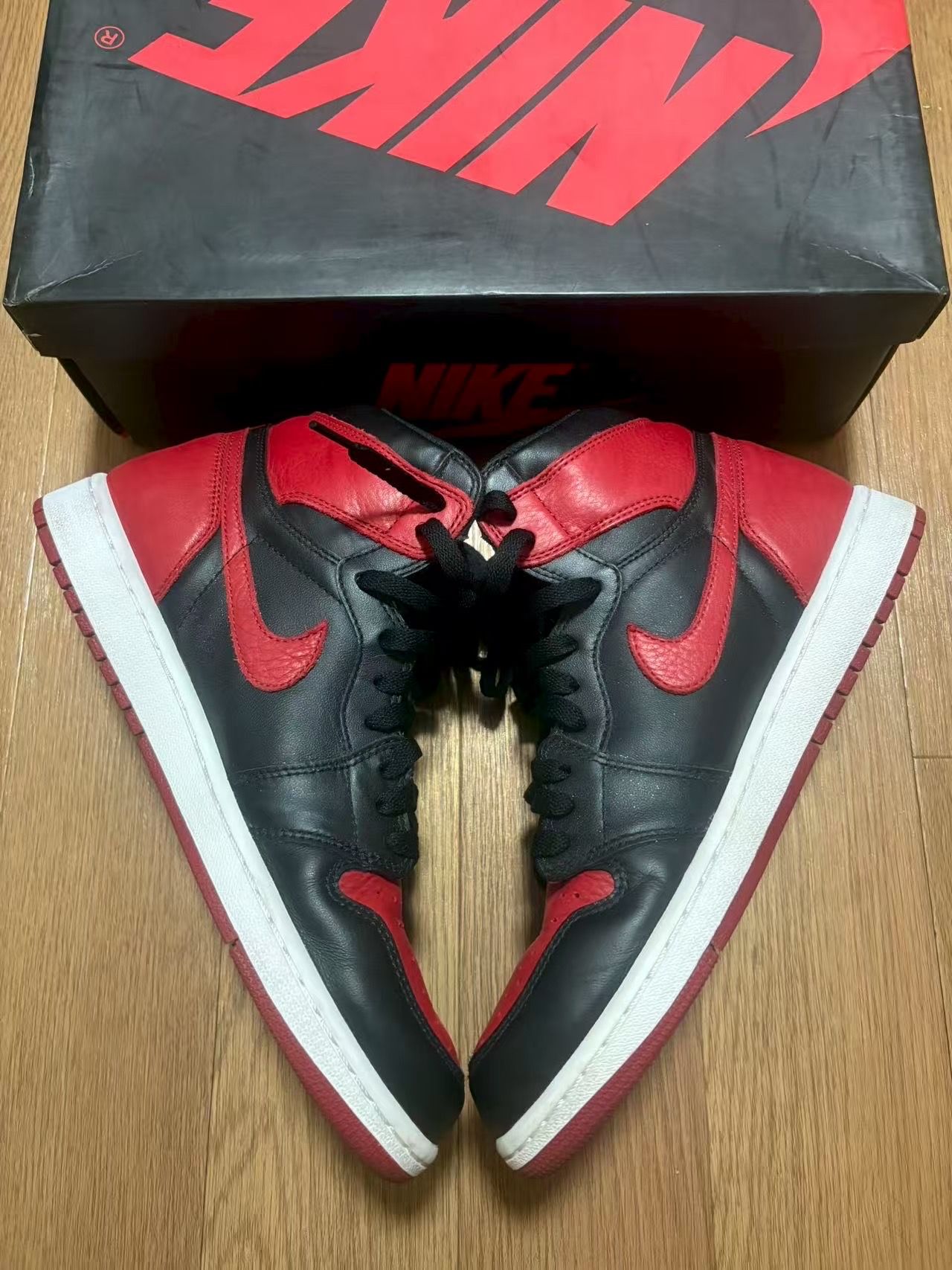 Nike Air Jordan 1 Retro High OG "Bred/Banned" (2016)