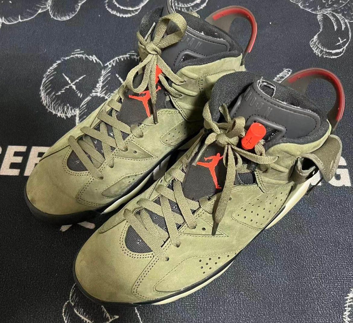 Travis Scott × Nike Air Jordan 6 Retro "Medium Olive"