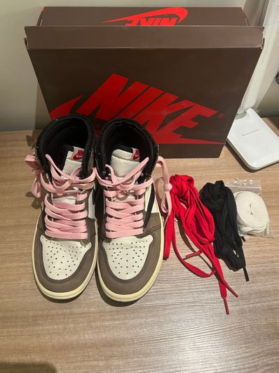Travis Scott × Nike Air Jordan 1 Retro High OG TS SP "Sail/Dark Mocha"