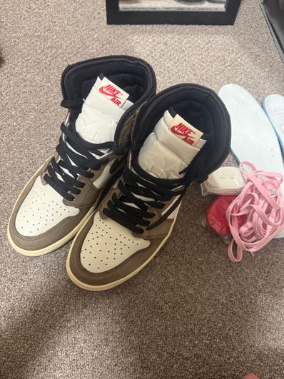 Travis Scott × Nike Air Jordan 1 Retro High OG TS SP "Sail/Dark Mocha"