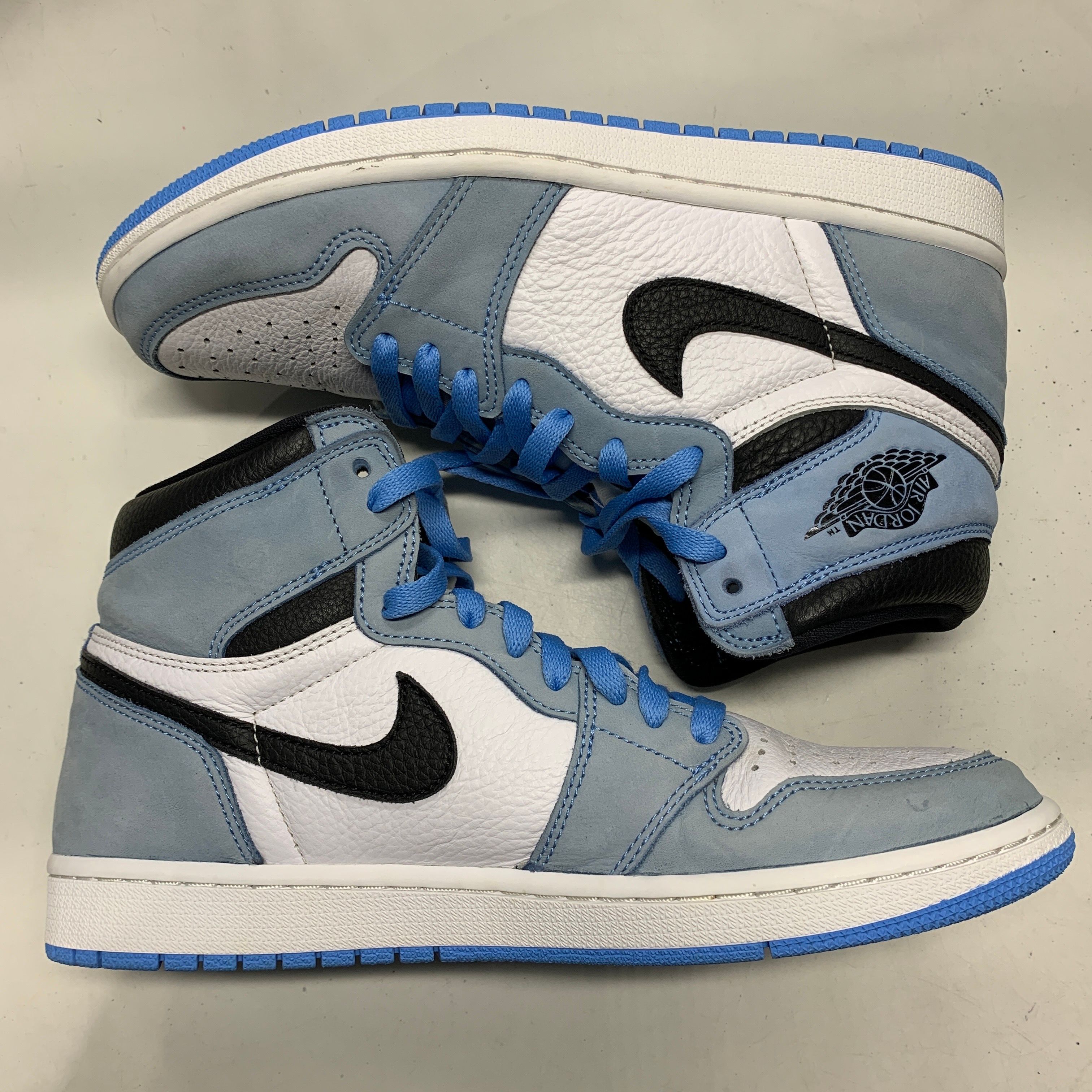 Nike Air Jordan 1 High OG "University Blue"