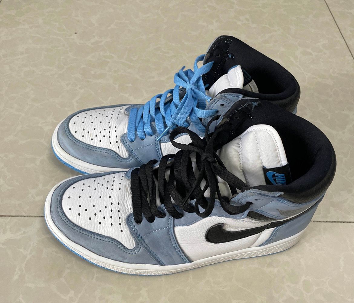 Nike Air Jordan 1 High OG "University Blue"