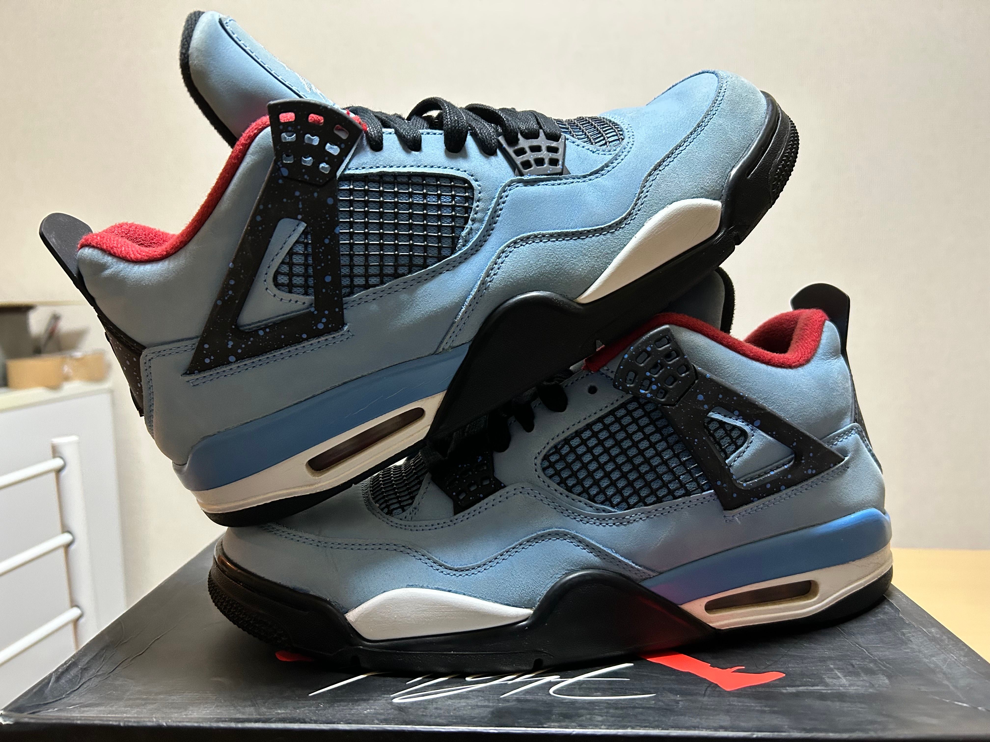 Travis Scott × Nike Air Jordan 4 Retro Cactus Jack "University Blue"