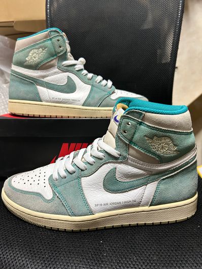 Nike Air Jordan 1 Retro High OG "Turbo Green"