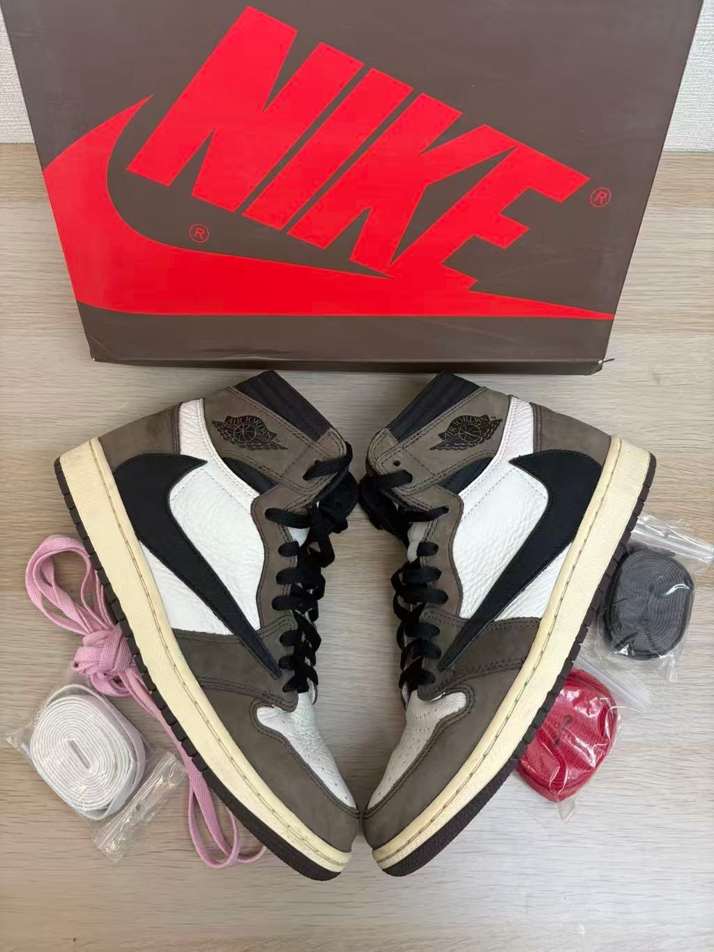 Travis Scott × Nike Air Jordan 1 Retro High OG TS SP "Sail/Dark Mocha"