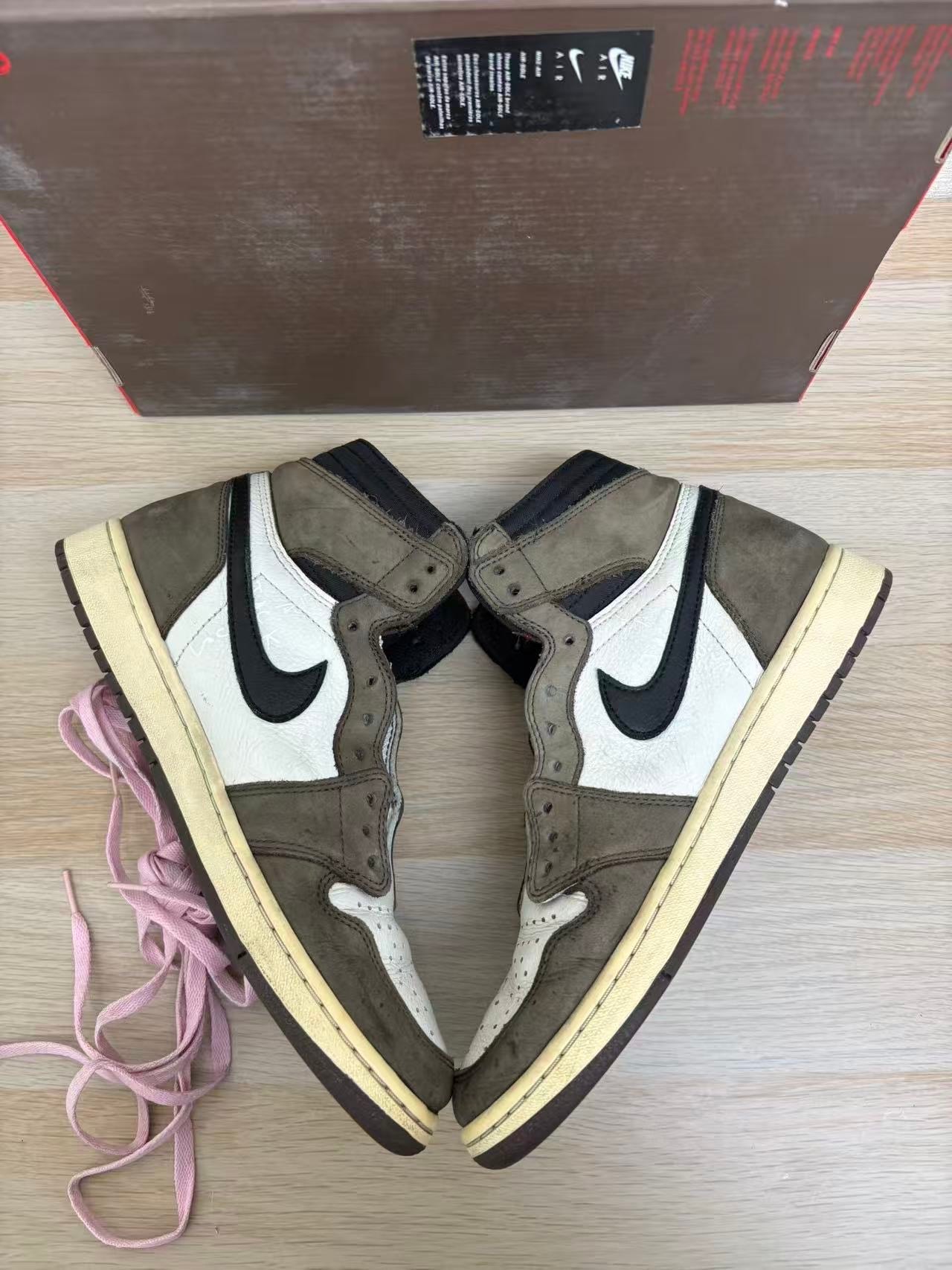 Travis Scott × Nike Air Jordan 1 Retro High OG TS SP "Sail/Dark Mocha"