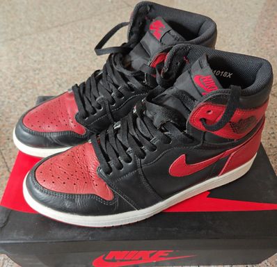 Nike Air Jordan 1 Retro High OG "Bred/Banned" (2016)