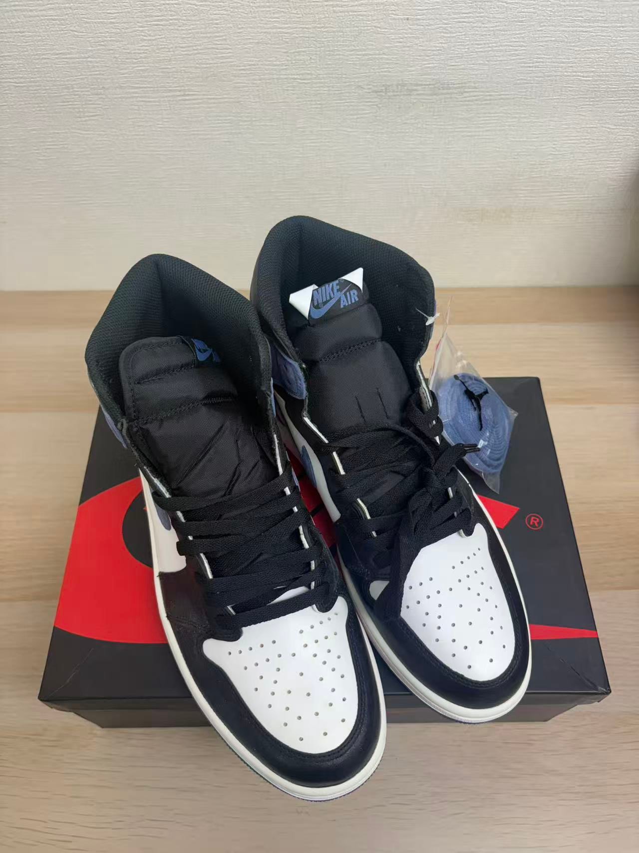 Nike Air Jordan 1 Retro High "Blue Moon"