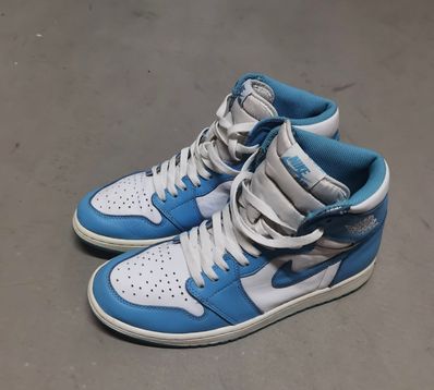 Nike Air Jordan 1 Retro High "UNC"