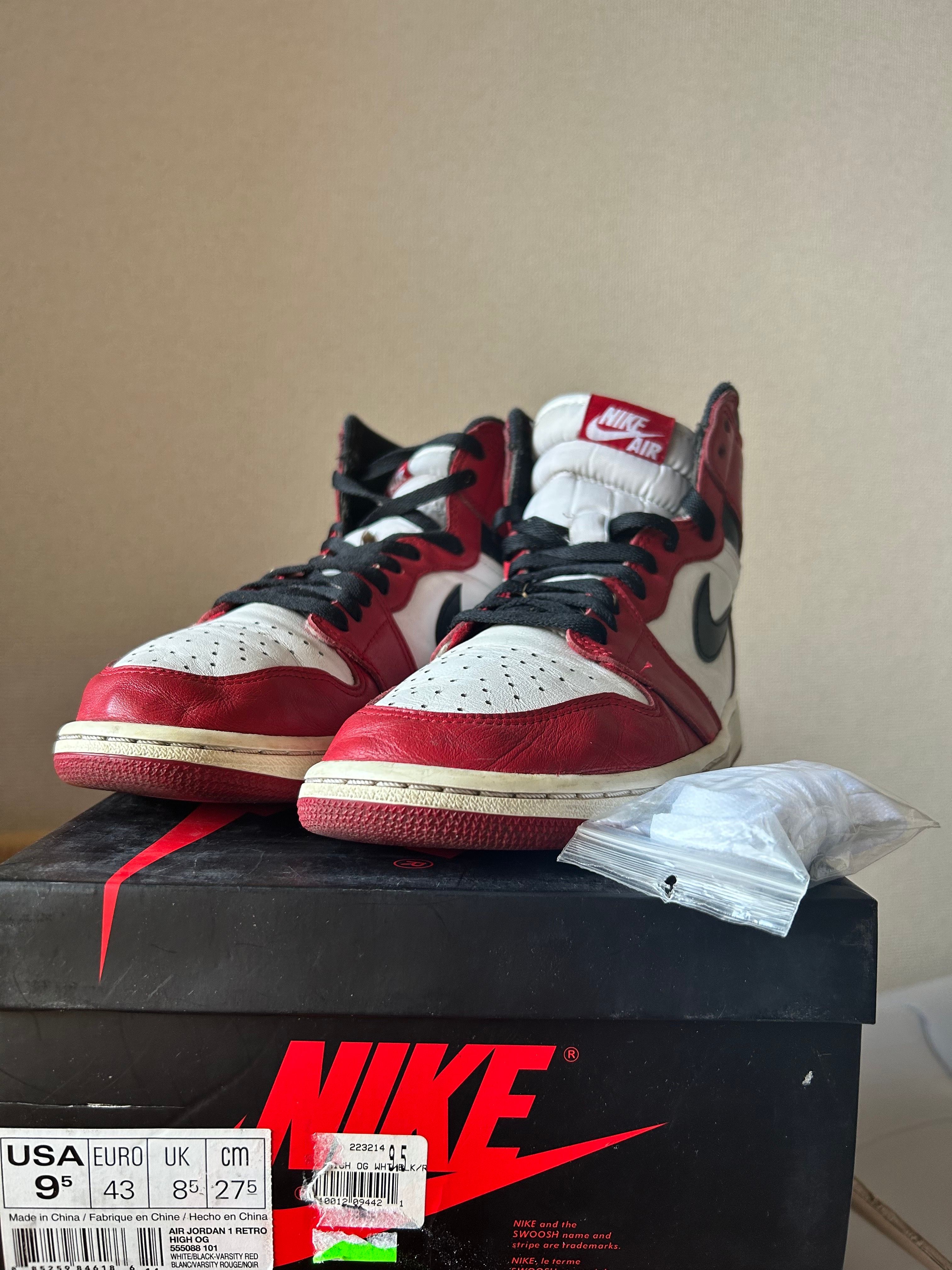 Nike Air Jordan 1 Retro High "Chicago" (2015)