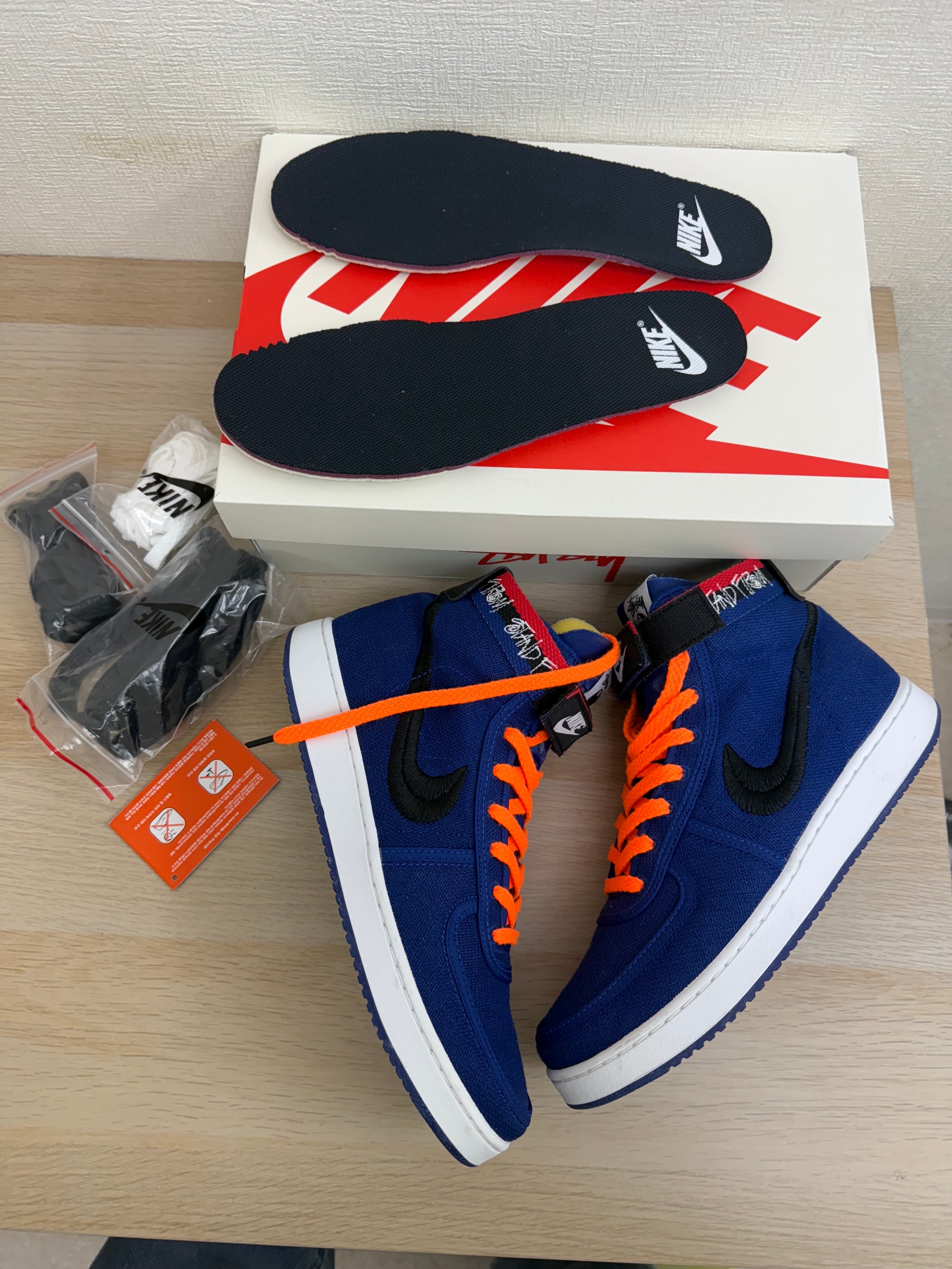 ステューシー × ナイキ バンダル ハイ "ディープロイヤルブルー"