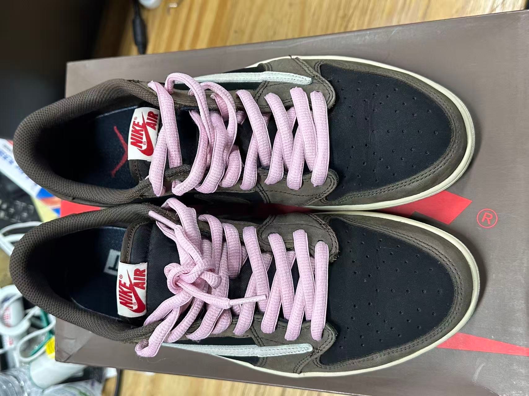 トラヴィススコット×ナイキ エアジョーダン1 ロー OG SP-T "ブラック/ダークモカ"