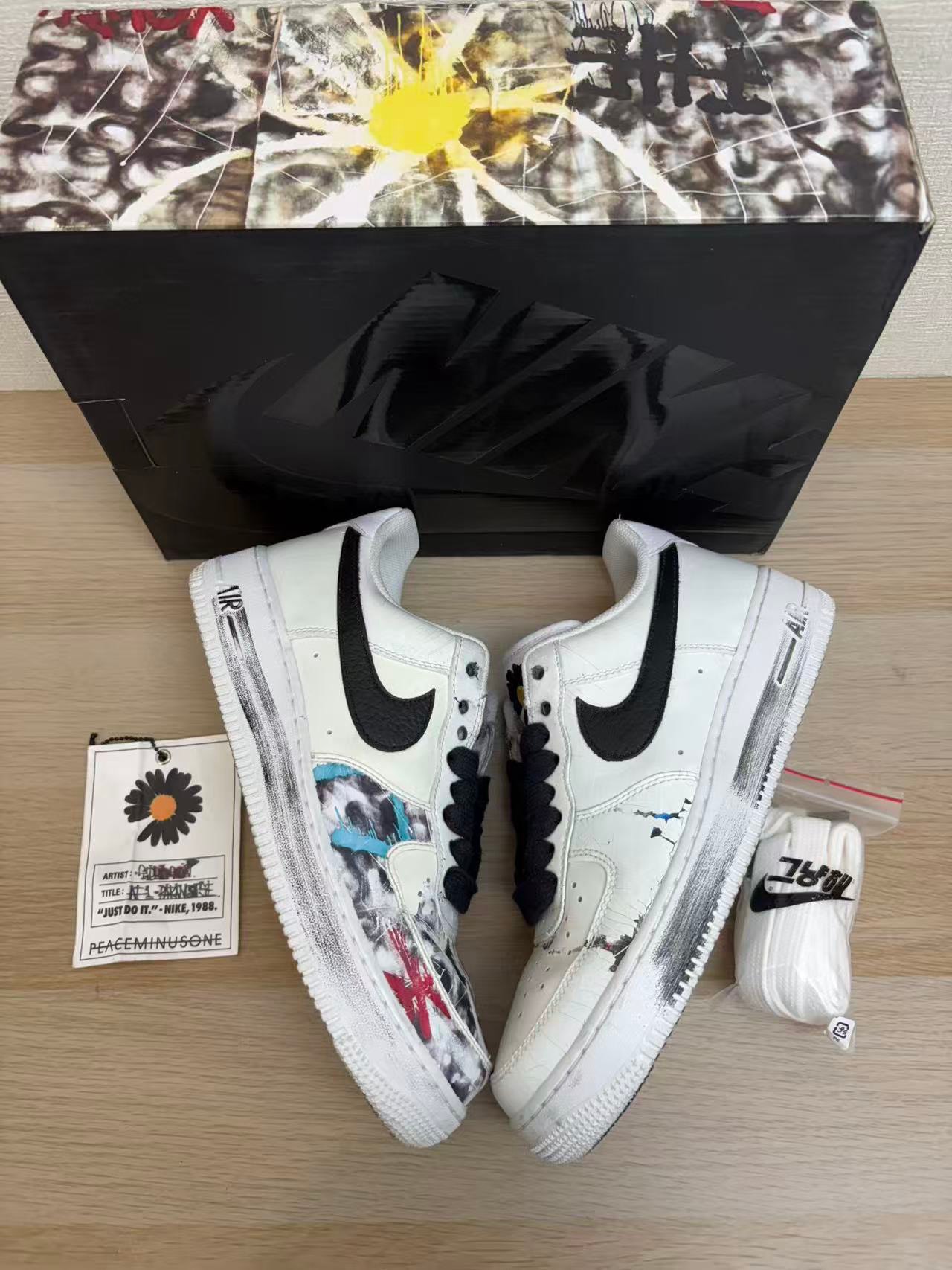 PEACEMINUSONE × Nike Air Force 1 Low "Para-noise/White/Black" / G-DRAGON