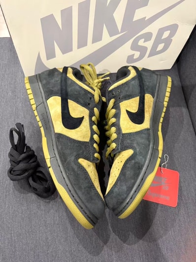 Supreme × Nike SB Dunk Low "Camper Green" (Asia Exclusive) (25FW Week2)