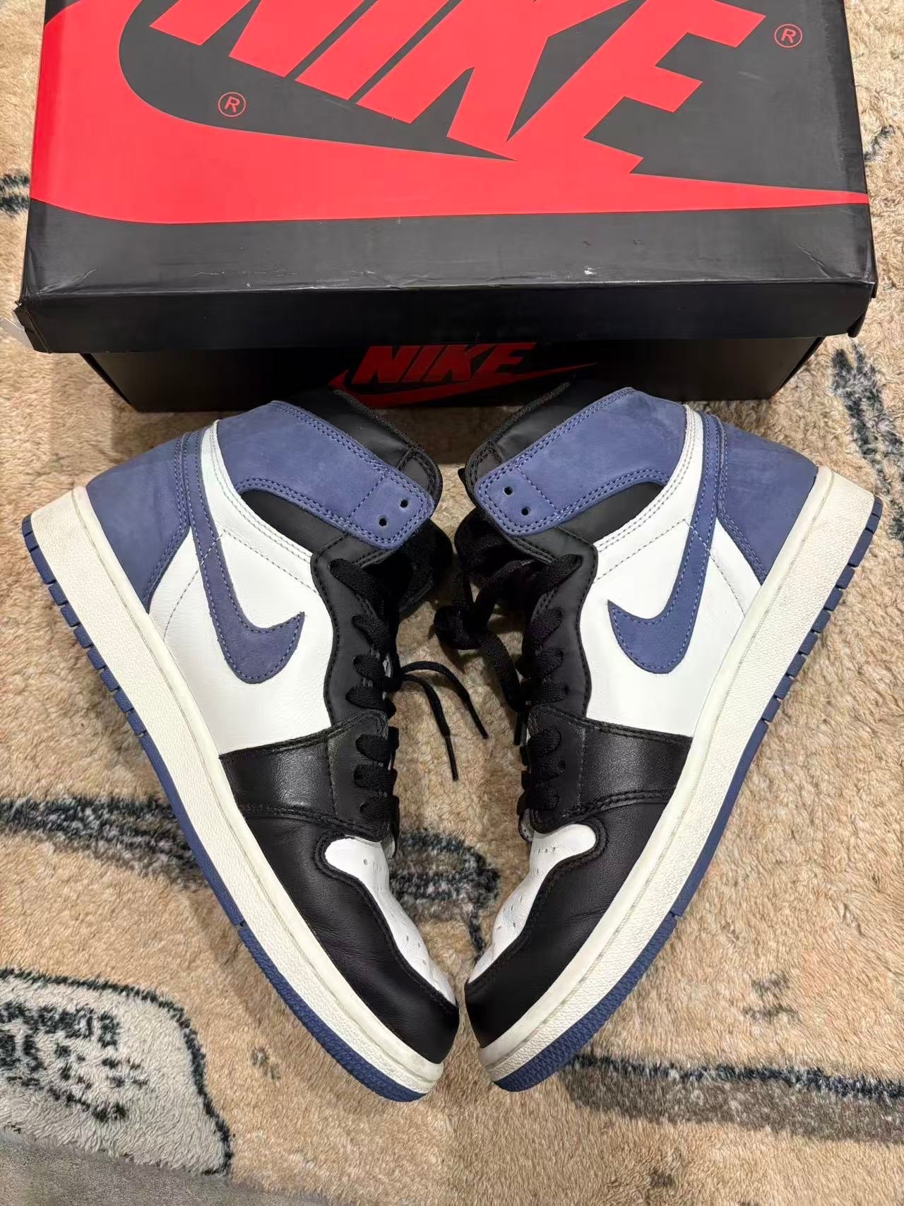 ナイキ エアジョーダン1 レトロ ハイ "ブルームーン"