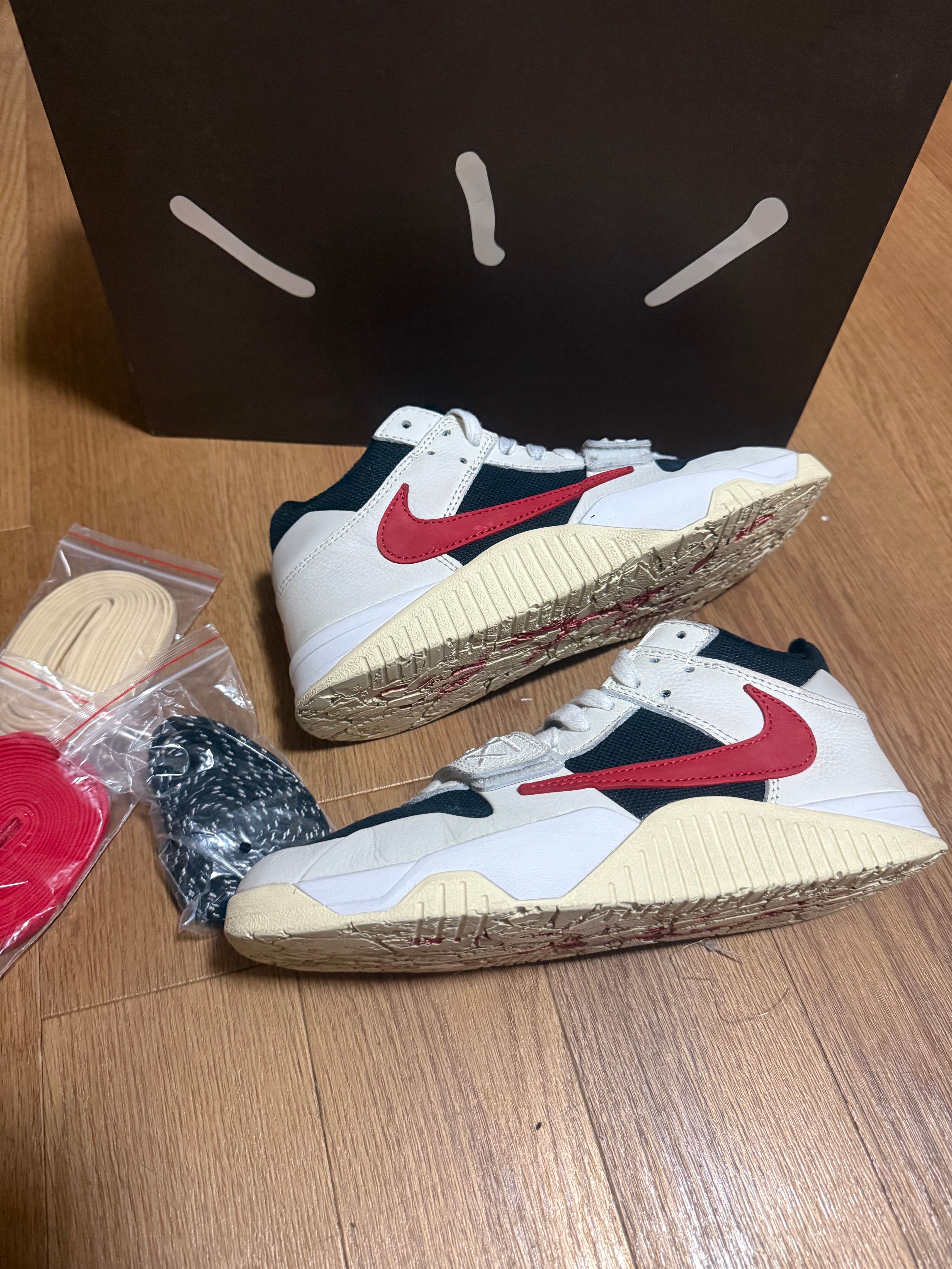 Travis Scott × Nike Jordan Jumpman Jack TR "University Red"