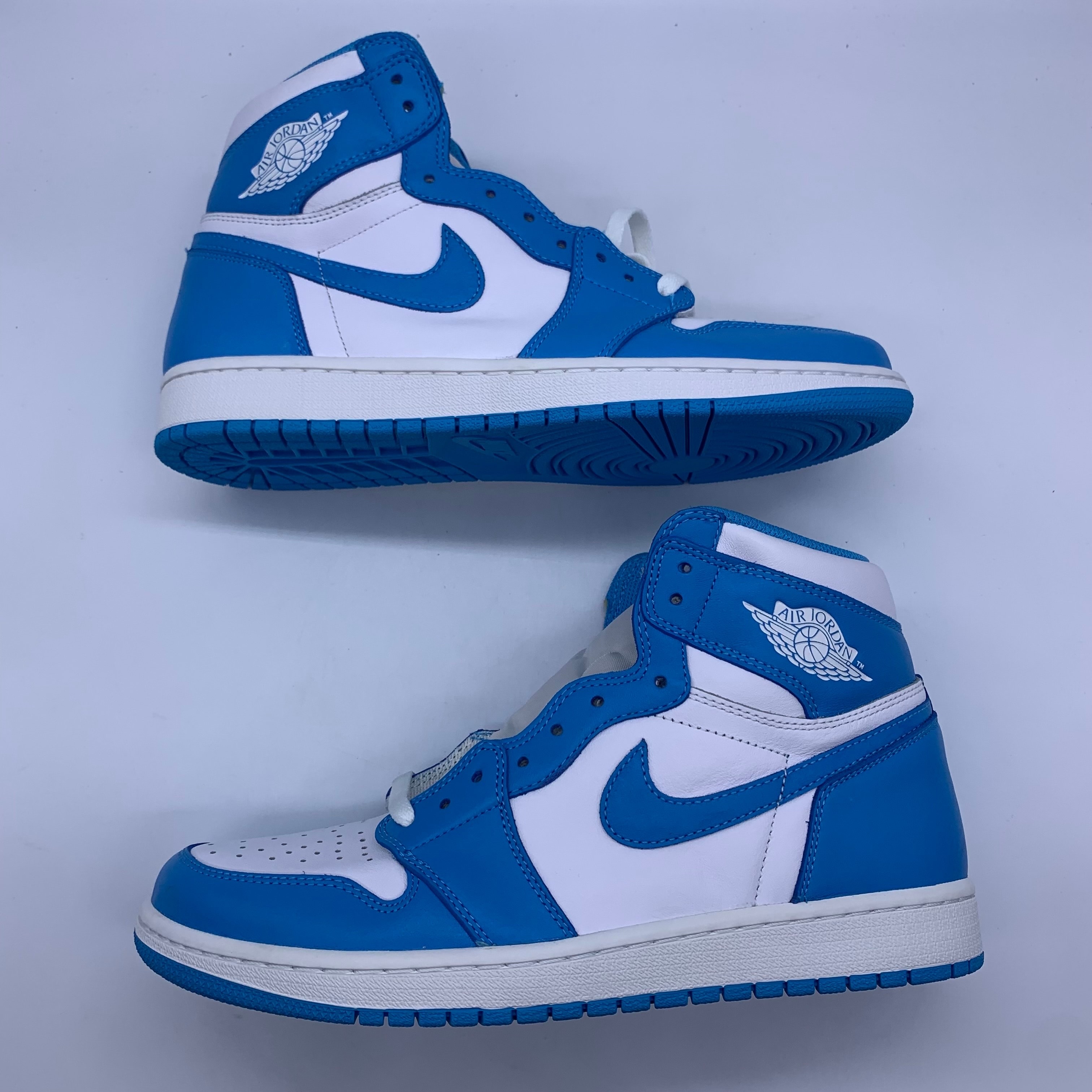 Nike Air Jordan 1 Retro High "UNC"