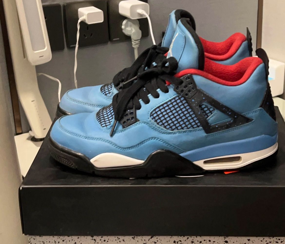 Travis Scott × Nike Air Jordan 4 Retro Cactus Jack "University Blue"