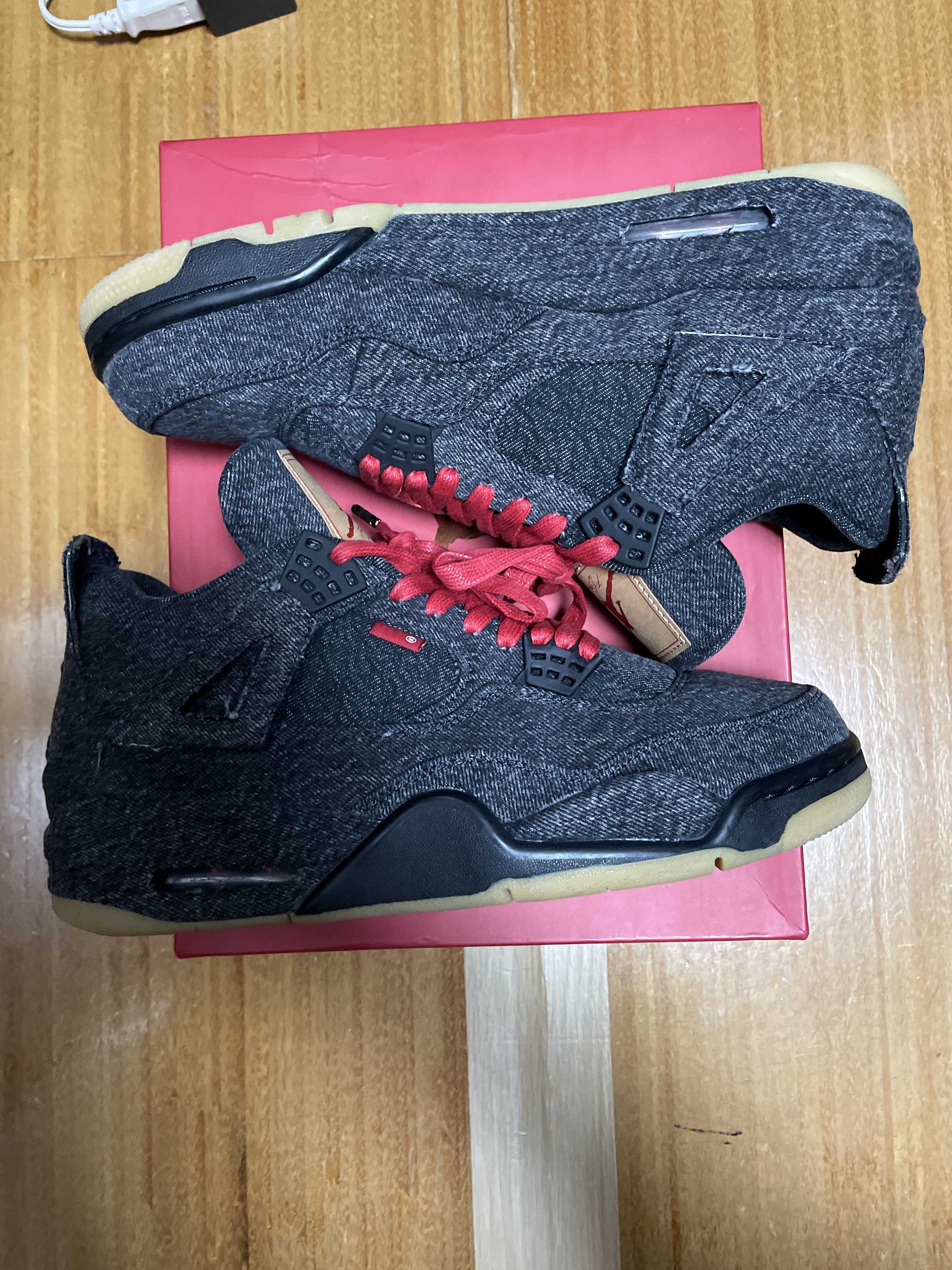 Nike × Levi's Air Jordan 4 "Black Denim" (Tag: ®)