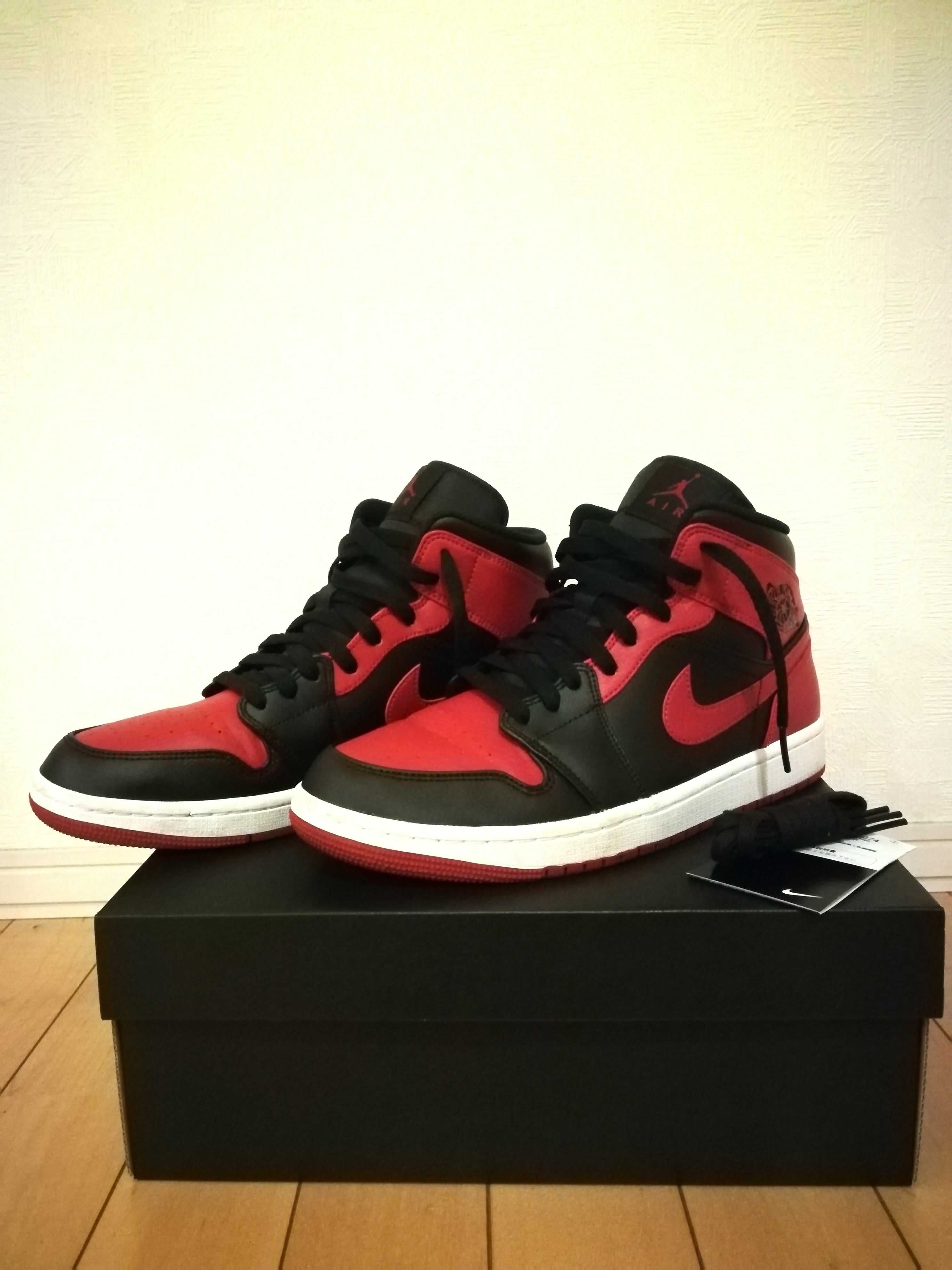 Nike Air Jordan 1 Mid "Bred"