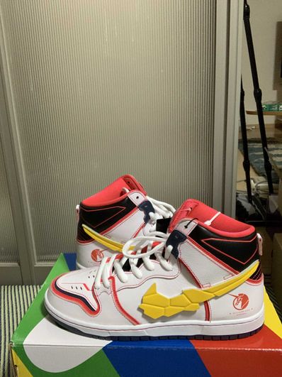 Gundam Unicorn × Nike SB Dunk High PRO QS "UNICORN"