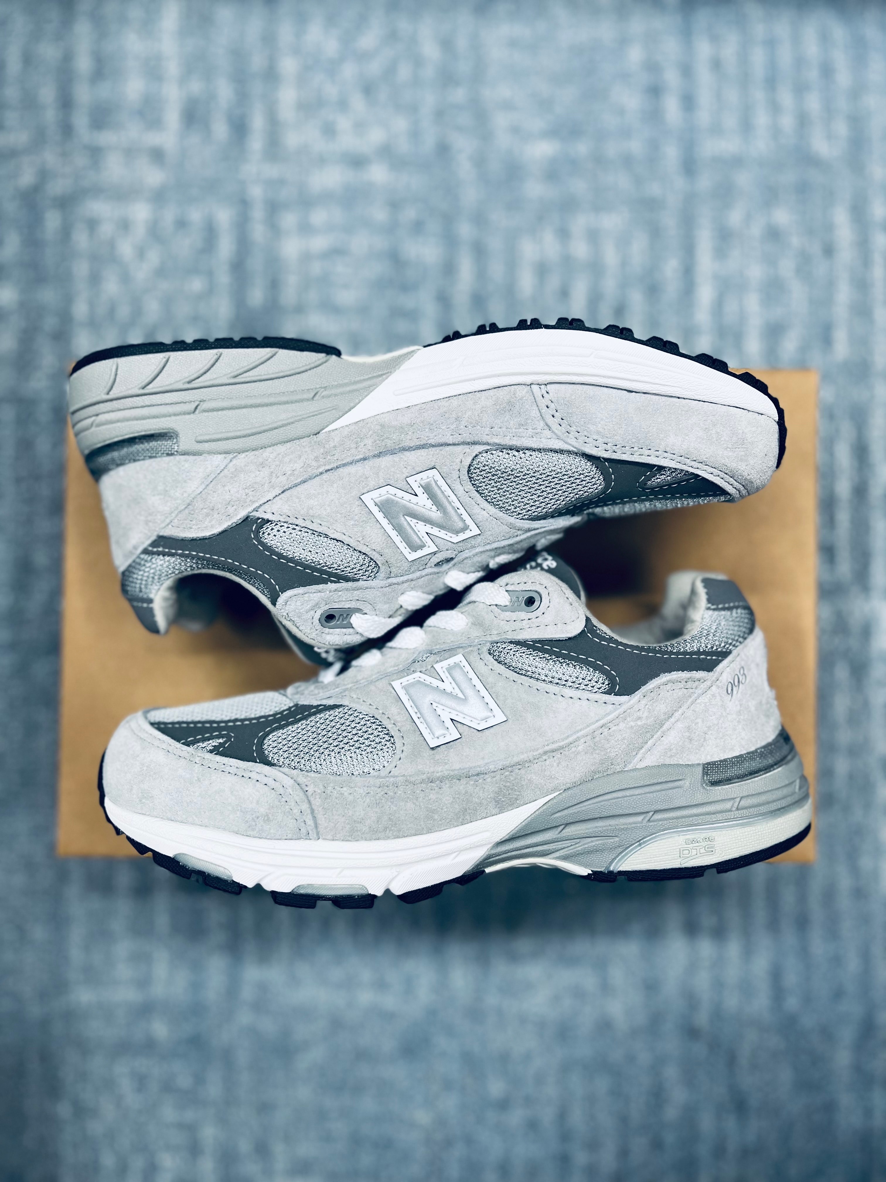 New Balance Women's 993 "Grey"