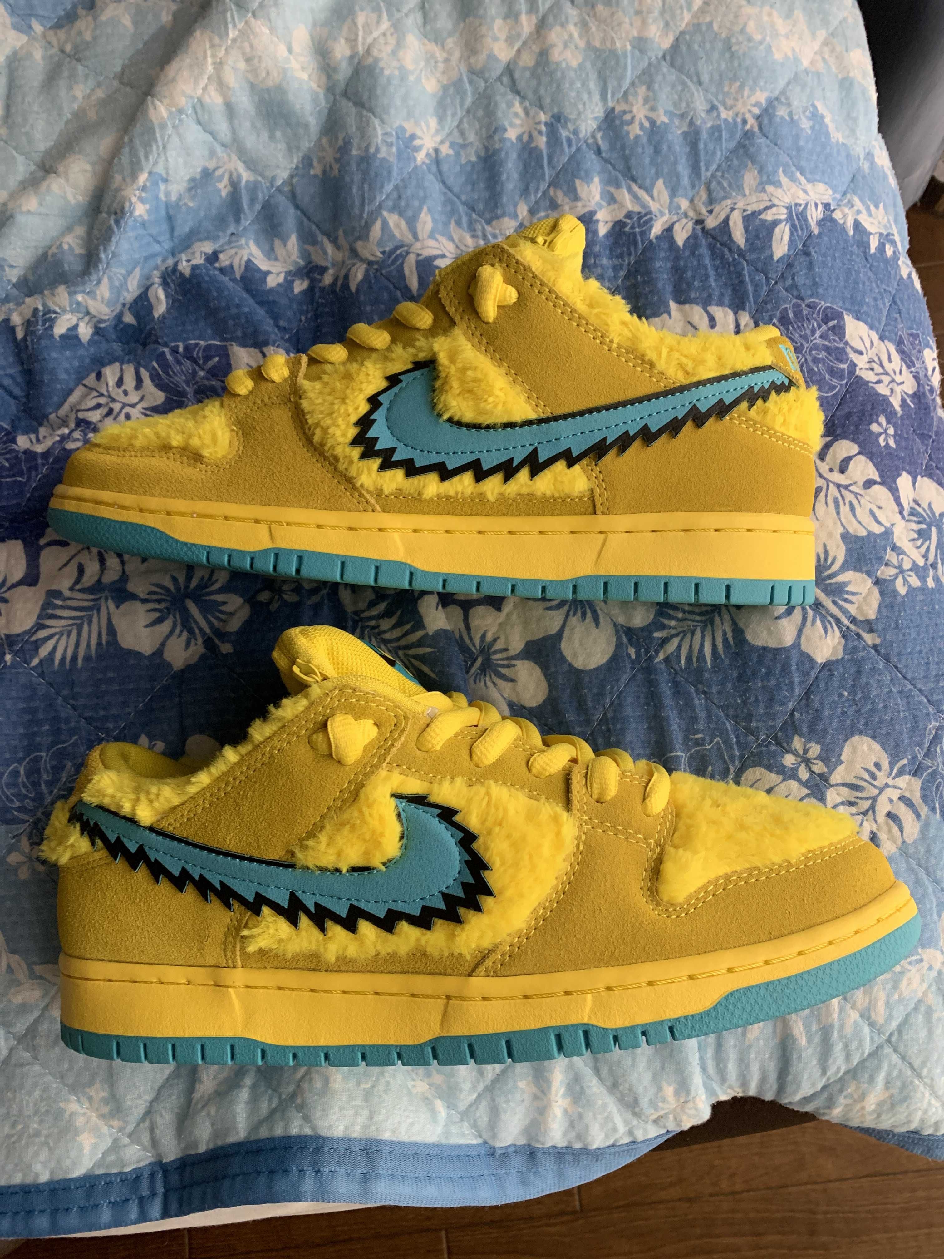 Grateful Dead × Nike SB Dunk Low "Yellow Bear"