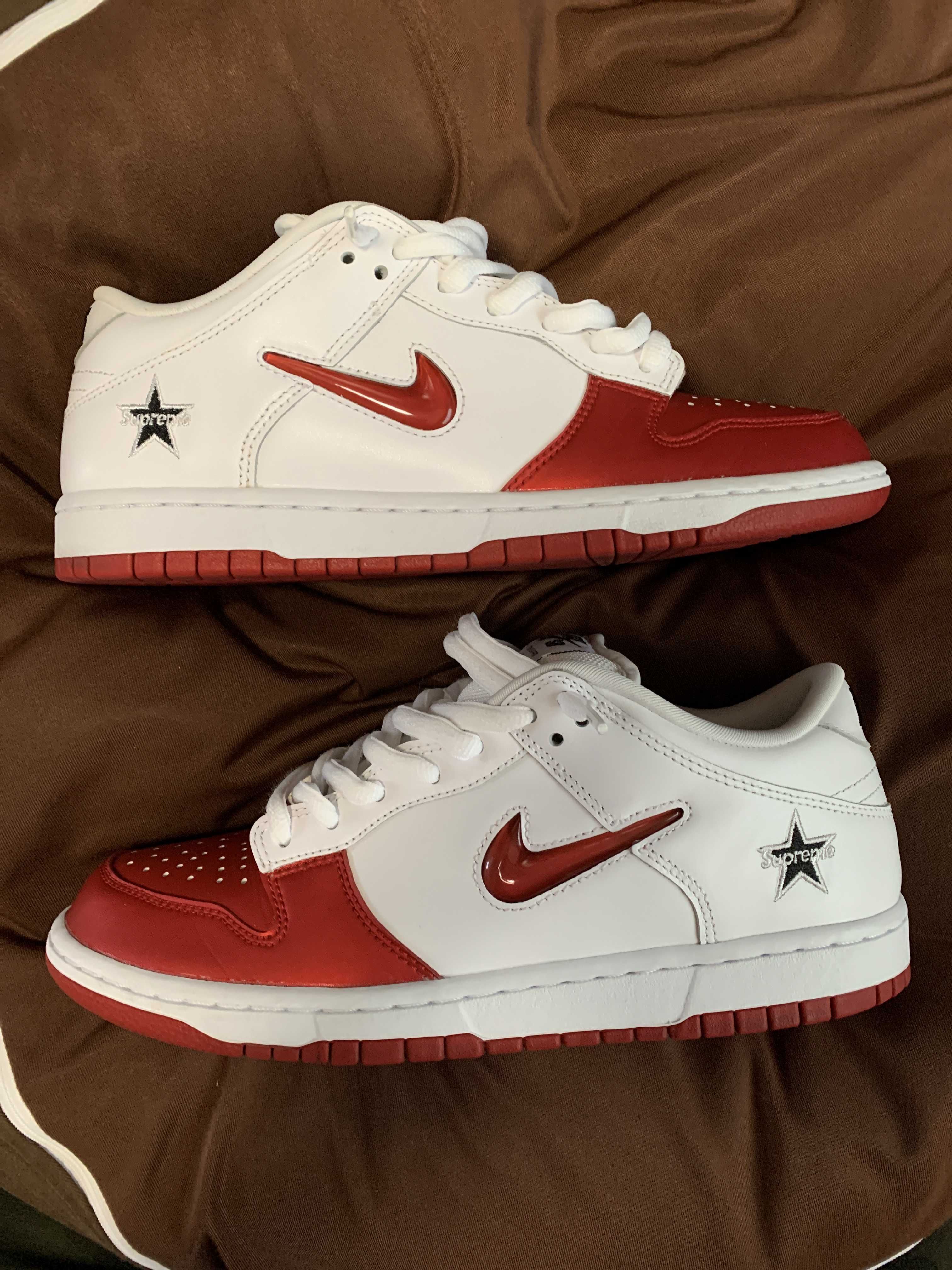 Supreme × Nike Dunk Low "Varsity Red/White"