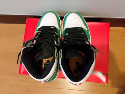 Nike Women's Air Jordan 1 High OG "Lucky Green/White-Sail-Black"