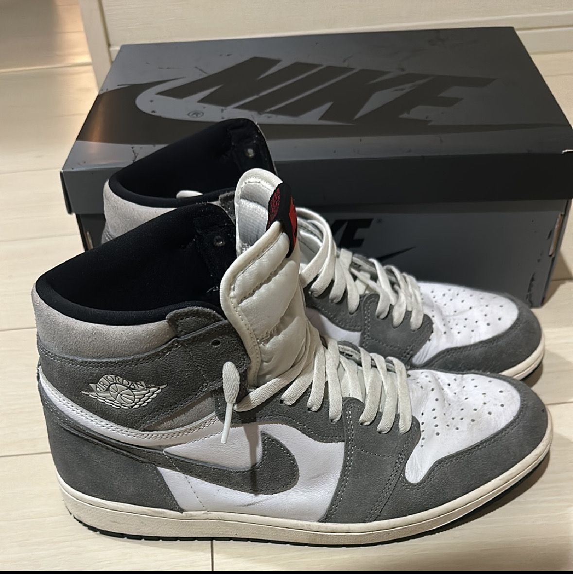 Nike Air Jordan 1 Retro High OG "Black and Smoke Grey"