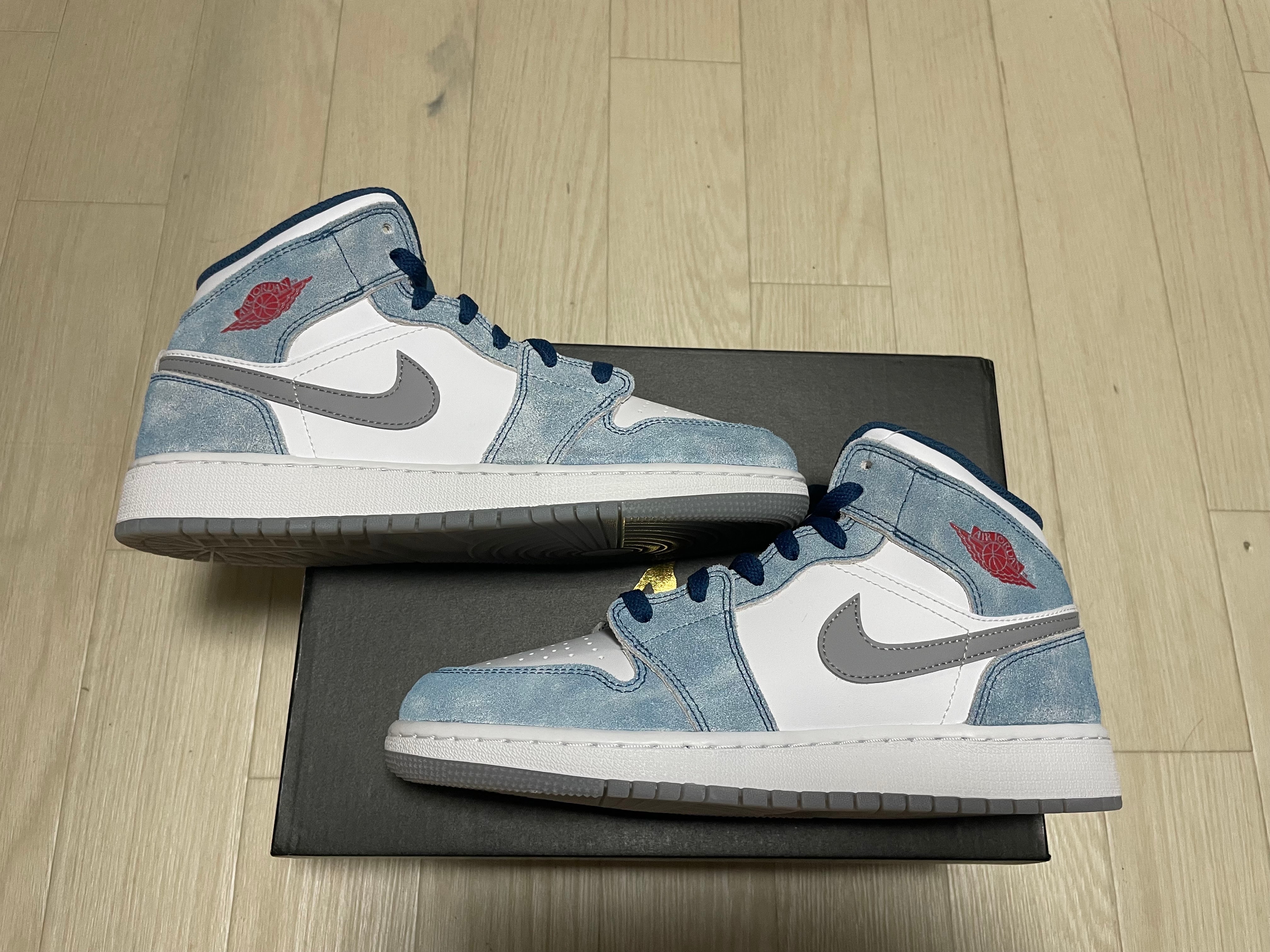 Nike GS Air Jordan 1 Mid "White/University Blue/Grey"