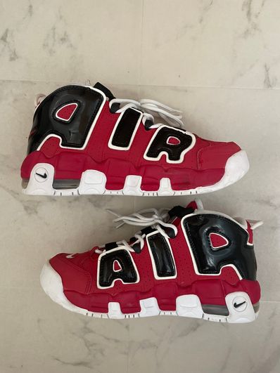 NIKE GS AIR MORE UPTEMPO ’96 "BLACK AND VARSITY RED"(2021)