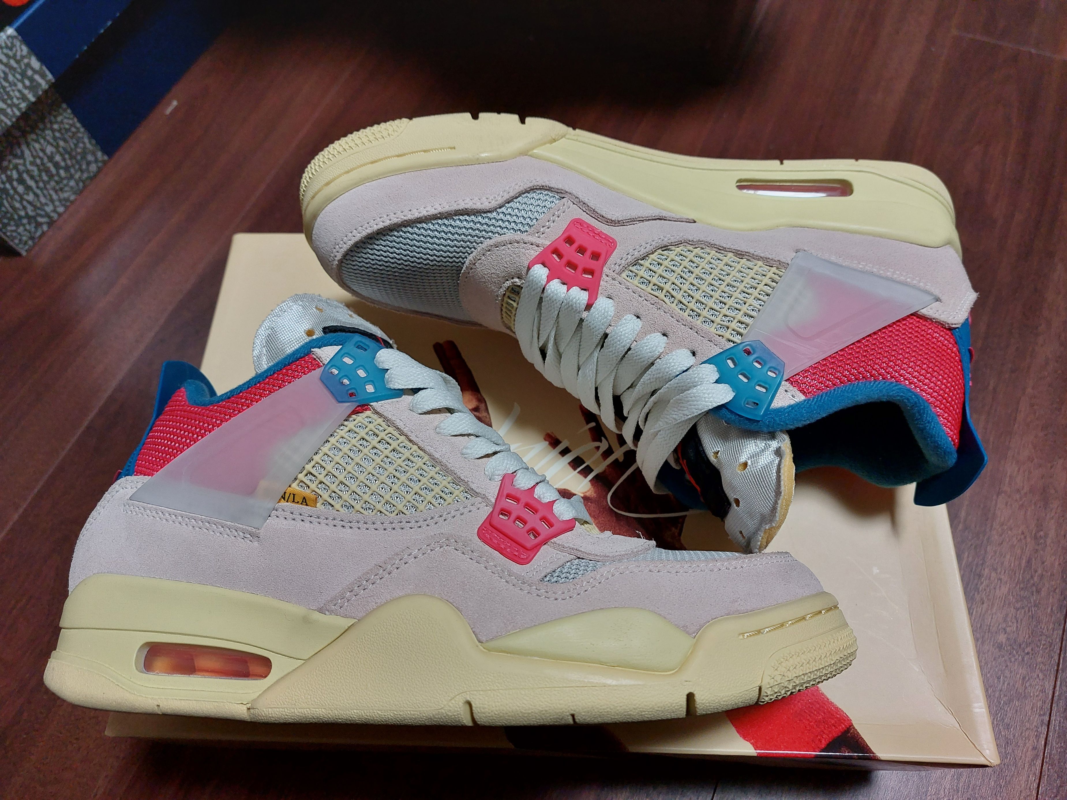 UNION × Nike Air Jordan 4 SP "Guava Ice/Light Fusion Red"