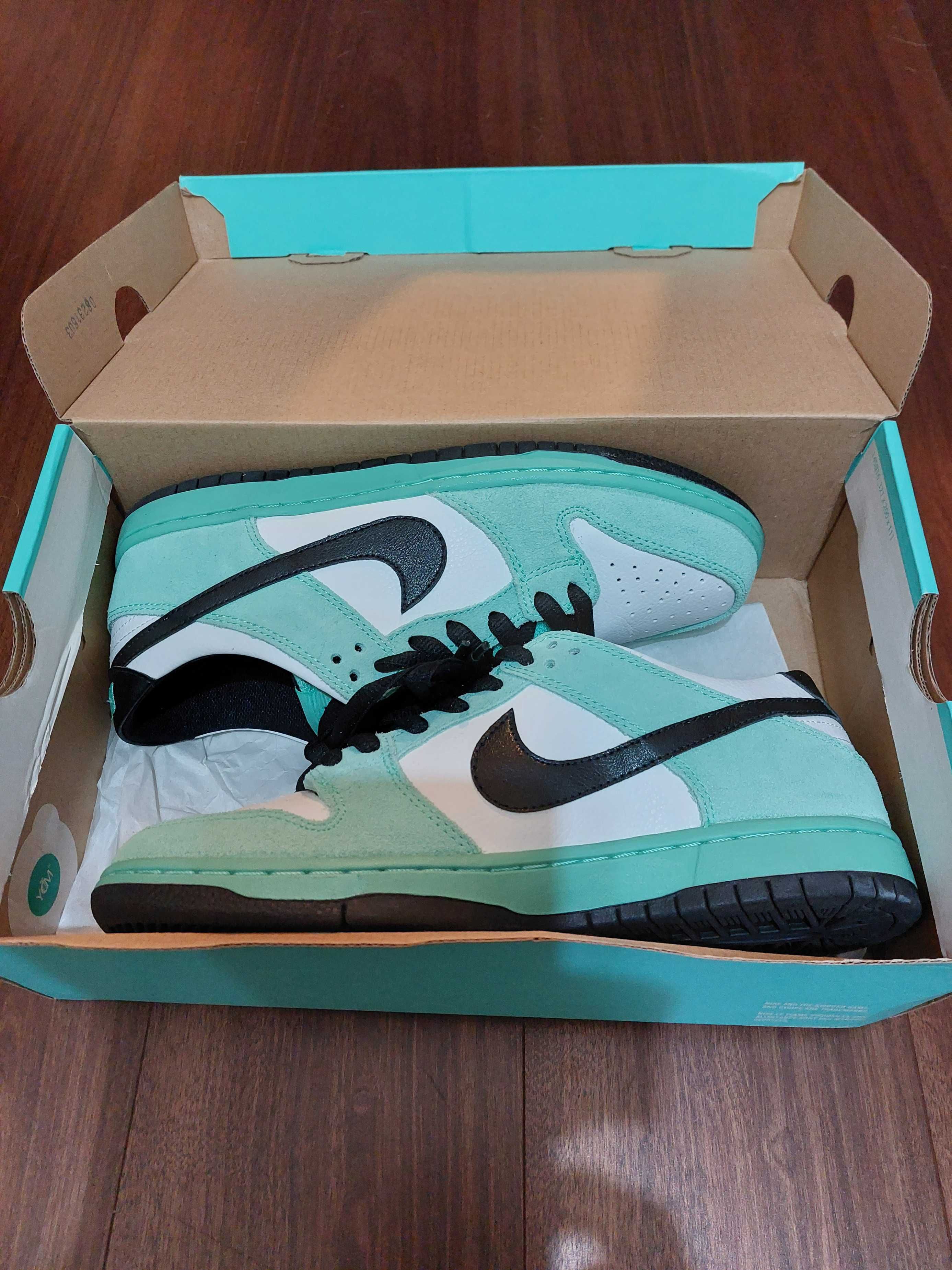 Nike SB Dunk Low Pro "Sea Crystal"