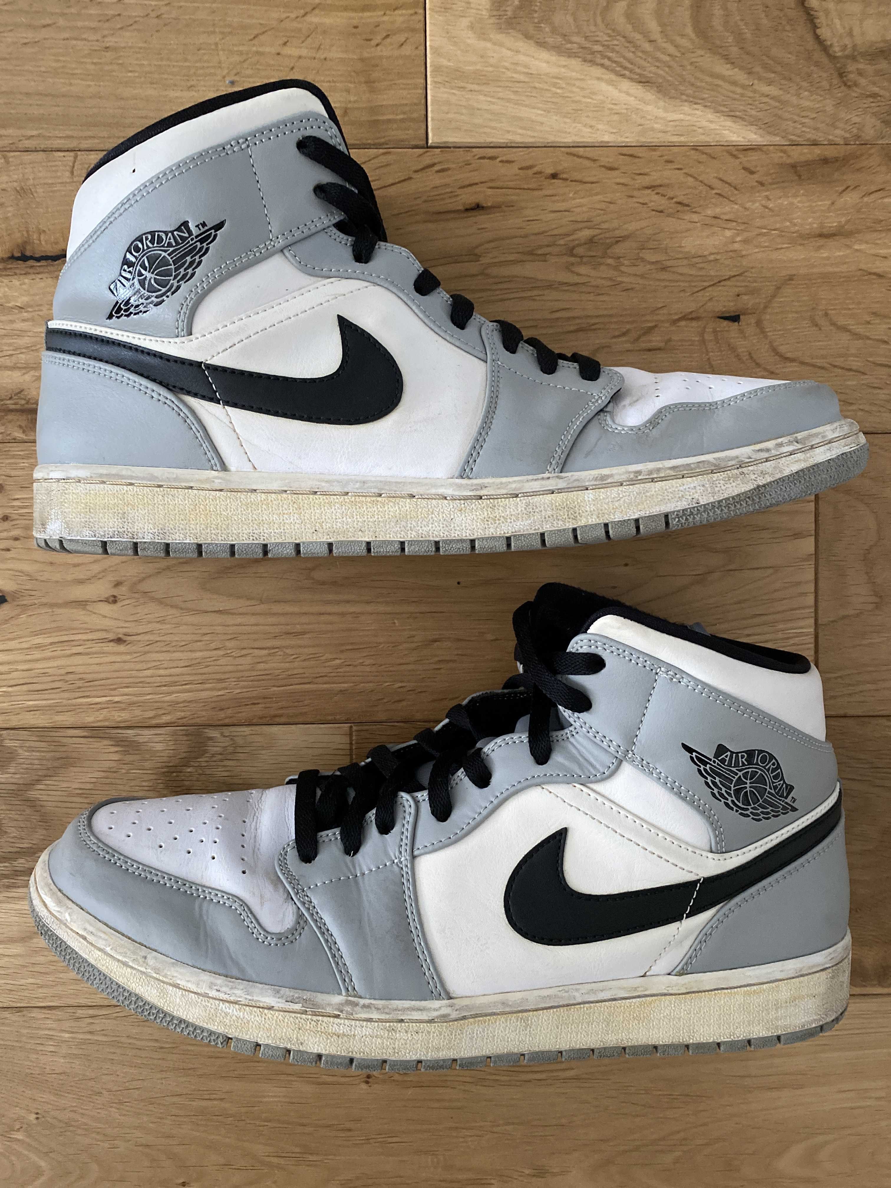 Nike Air Jordan 1 Mid "Light Smoke Grey/White/Black"