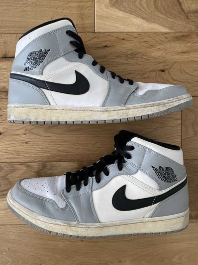 Nike Air Jordan 1 Mid "Light Smoke Grey/White/Black"