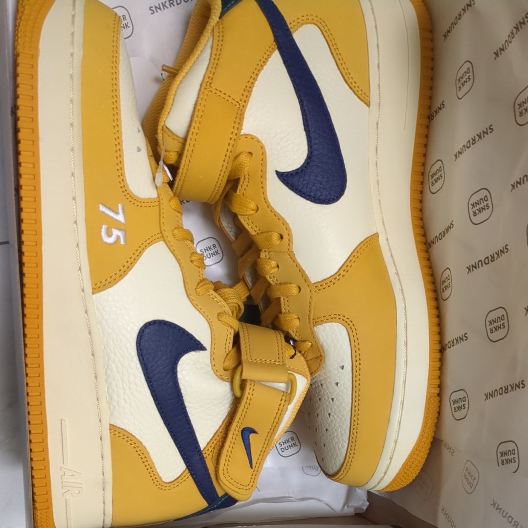 Nike Air Force 1 Mid "Paris"