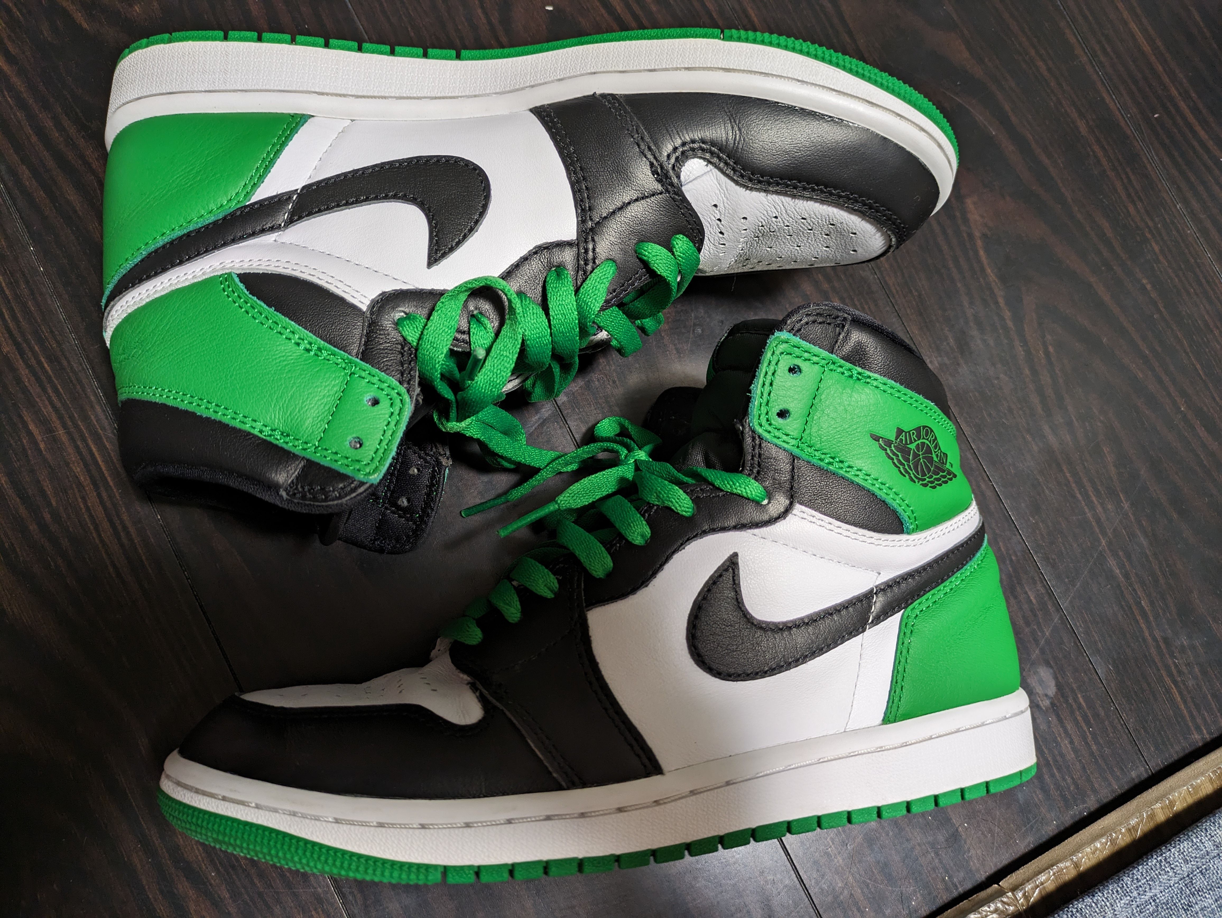 Nike Air Jordan 1 Retro High OG "Celtics/Black and Lucky Green" (2023)
