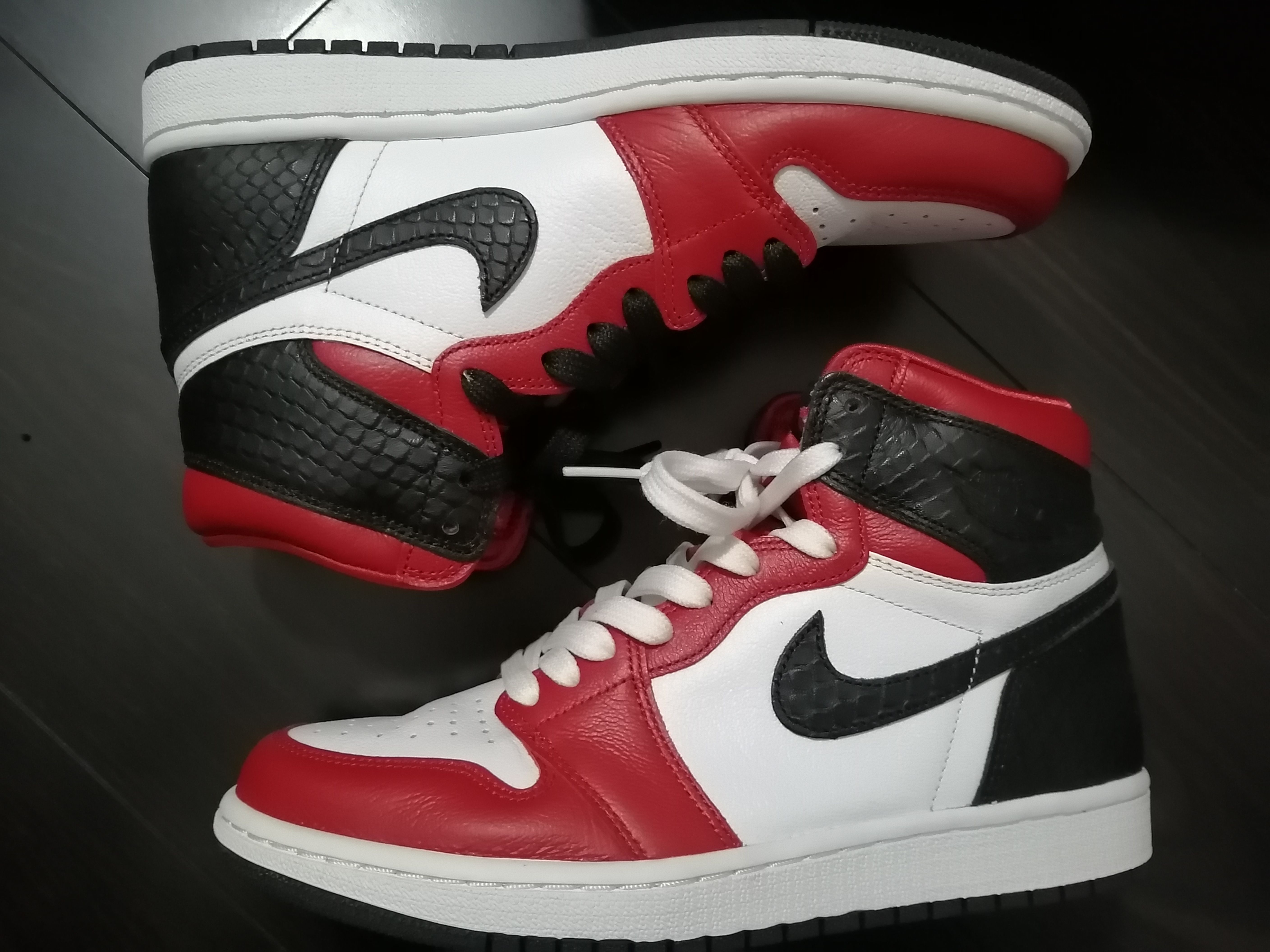 Nike Women's Air Jordan 1 High OG "Satin Red"